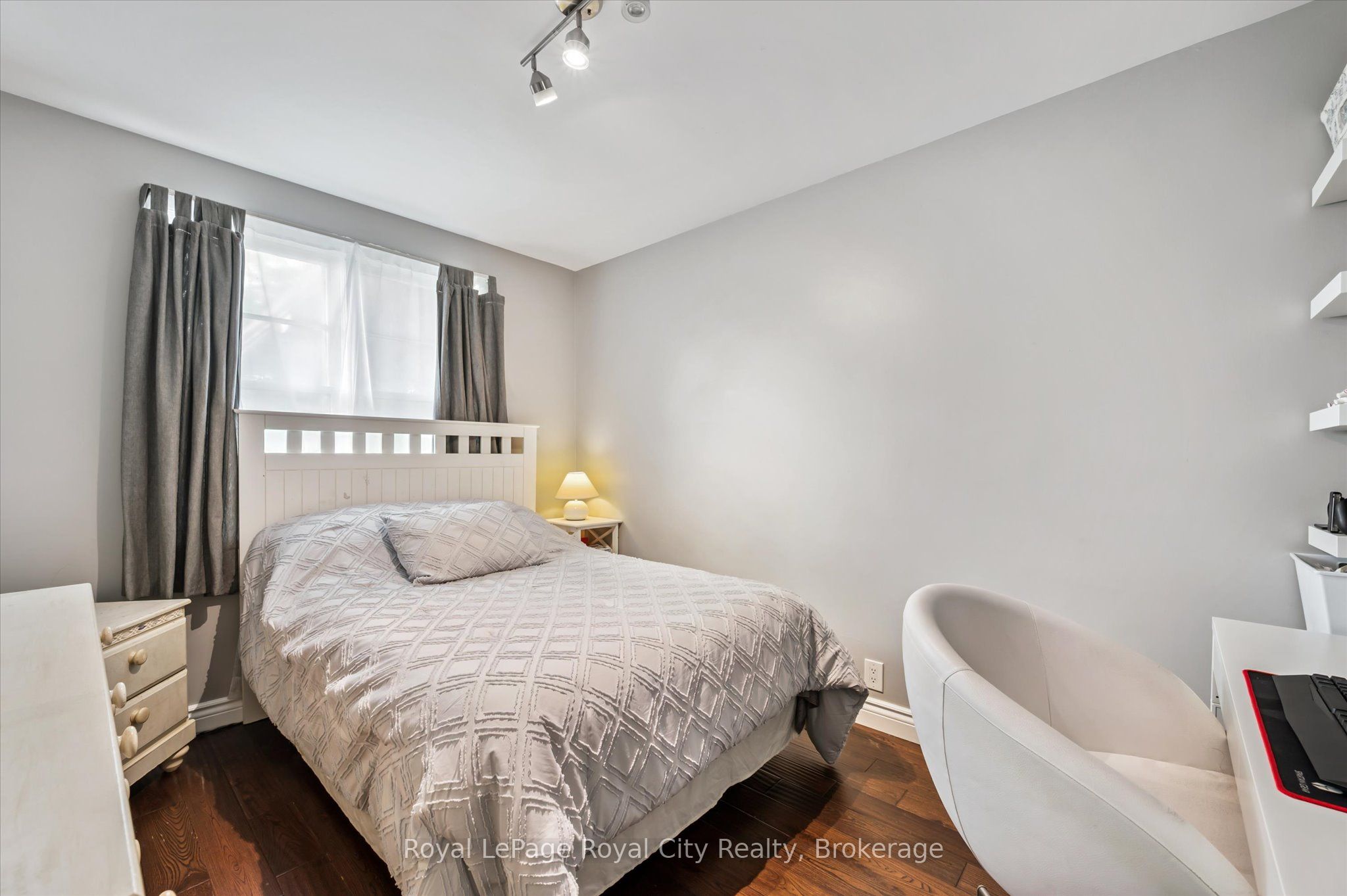 20 Highview Place Property Photo 10