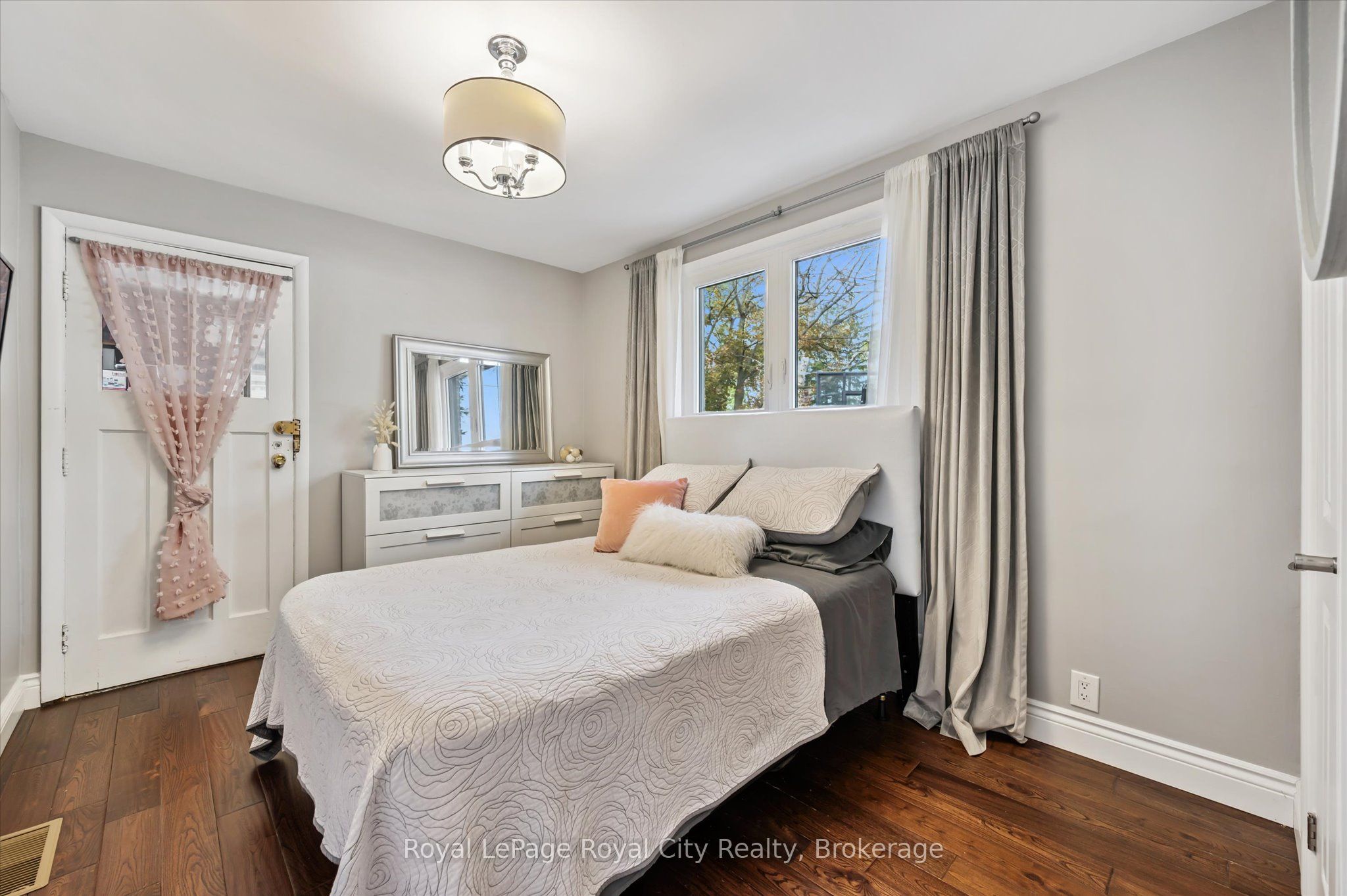20 Highview Place Property Photo 11