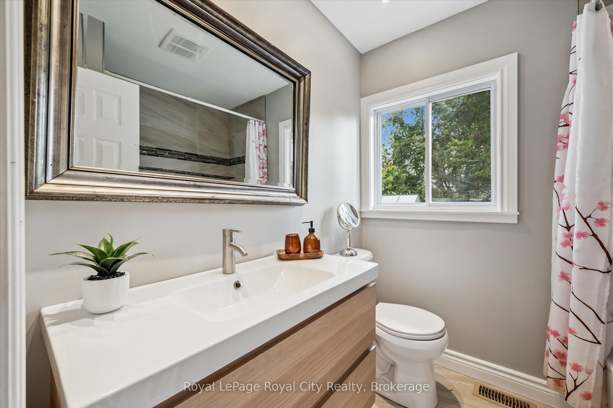 20 Highview Place Property Photo 12