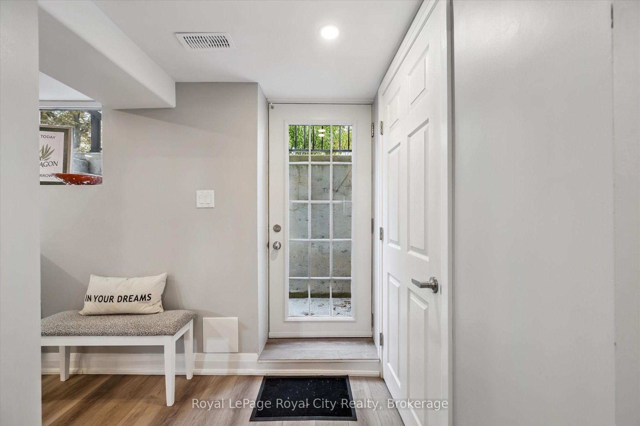 20 Highview Place Property Photo 13