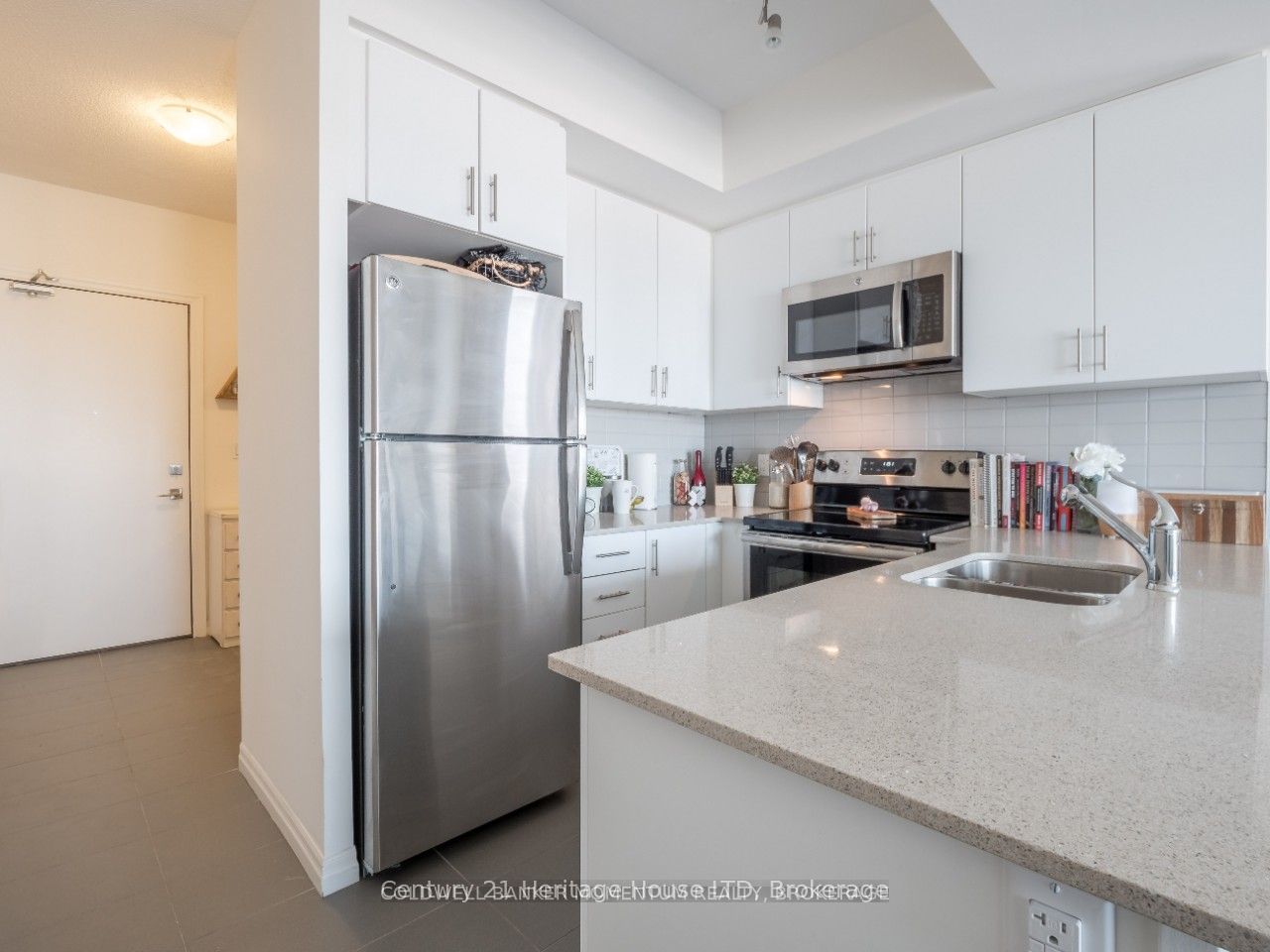560 North Service Road 608 Property Photo 5