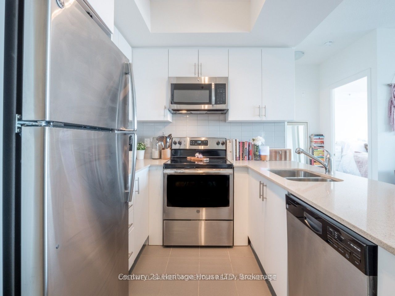 560 North Service Road 608 Property Photo 6