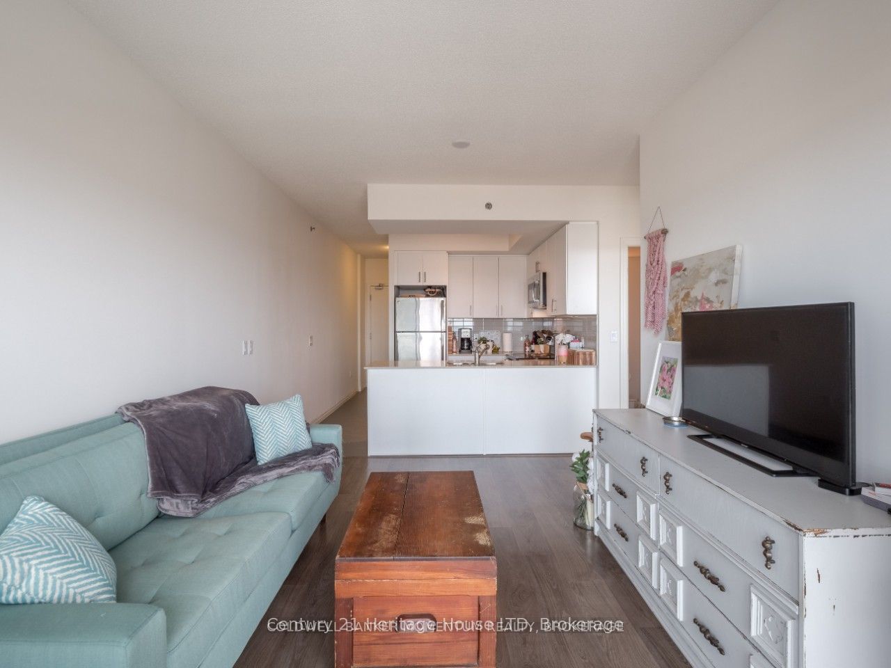 560 North Service Road 608 Property Photo 11