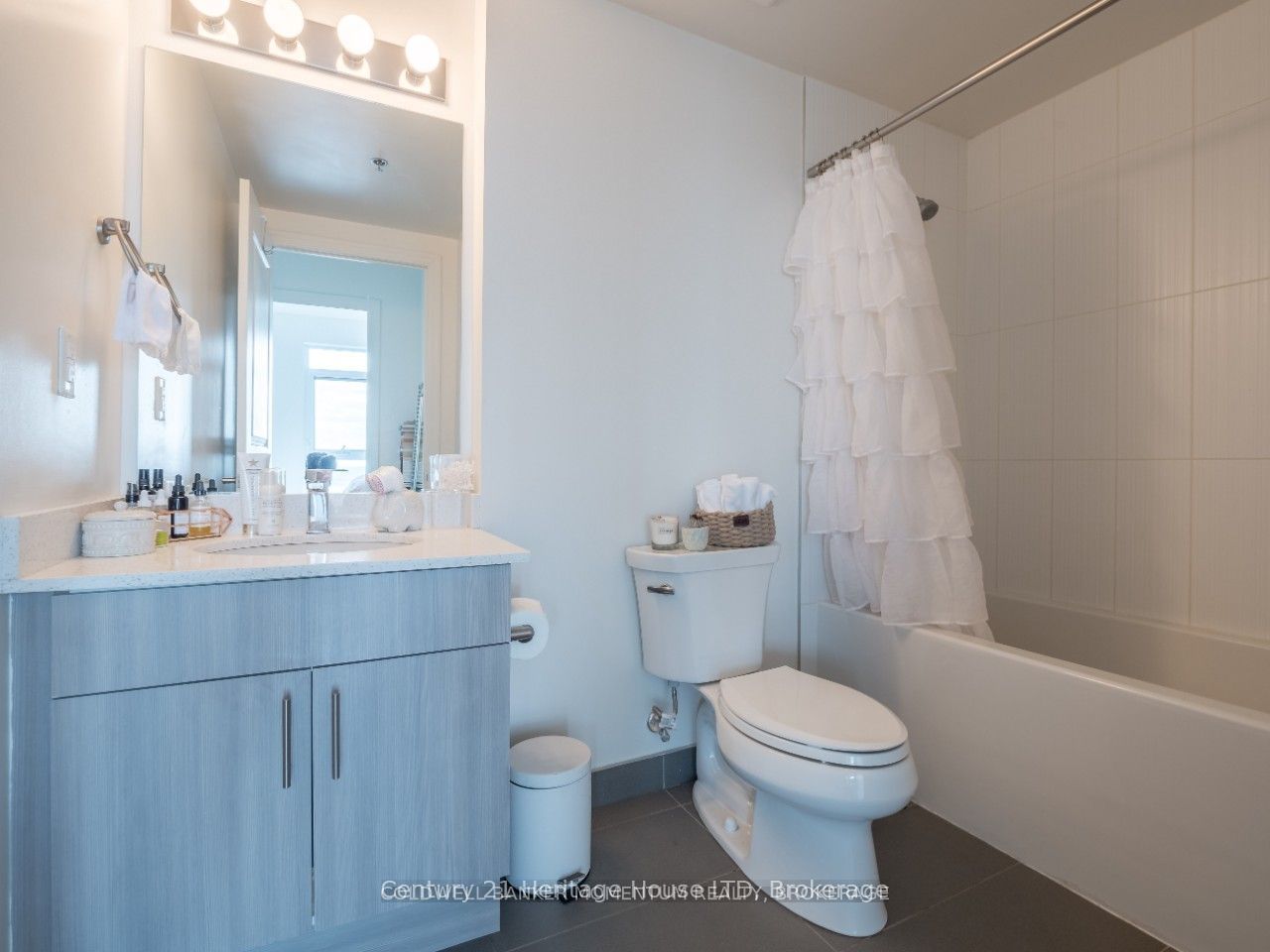 560 North Service Road 608 Property Photo 15