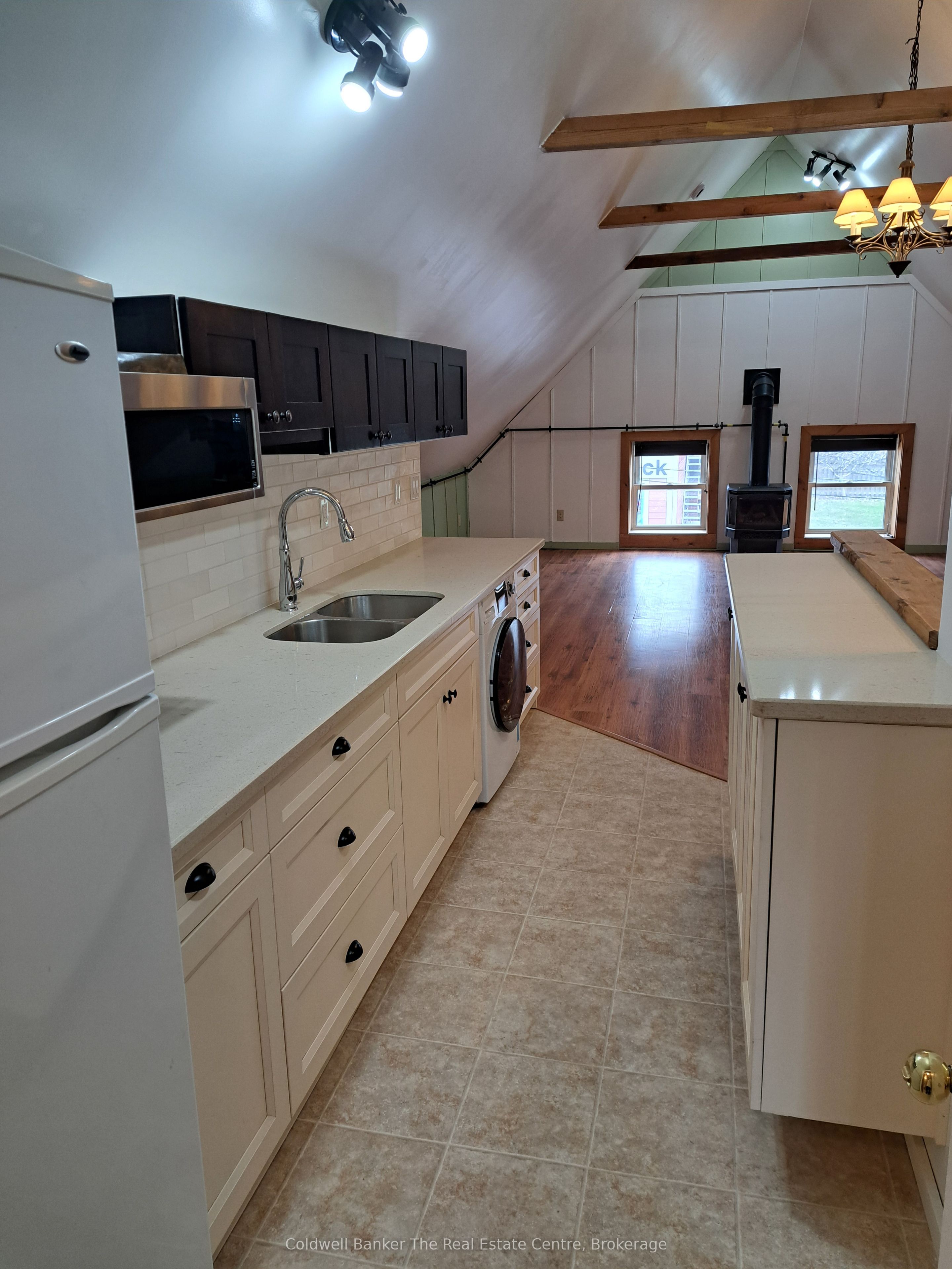 150 Hotchkiss Street Property Photo 8
