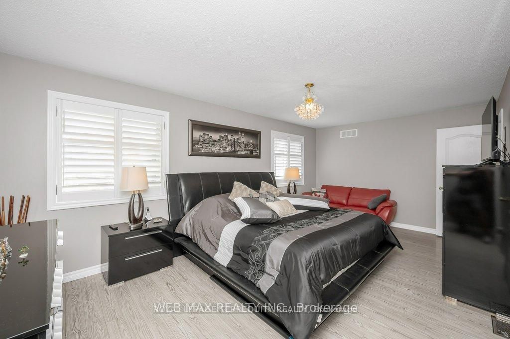 15 Armour Crescent Property Photo 10