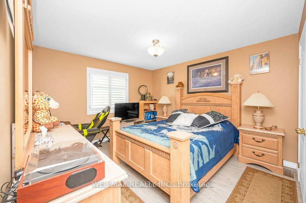 15 Armour Crescent Property Photo 11
