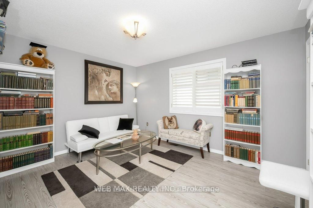 15 Armour Crescent Property Photo 12