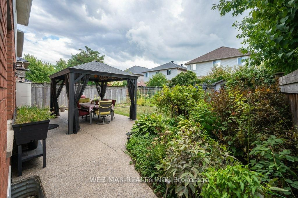 15 Armour Crescent Property Photo 14