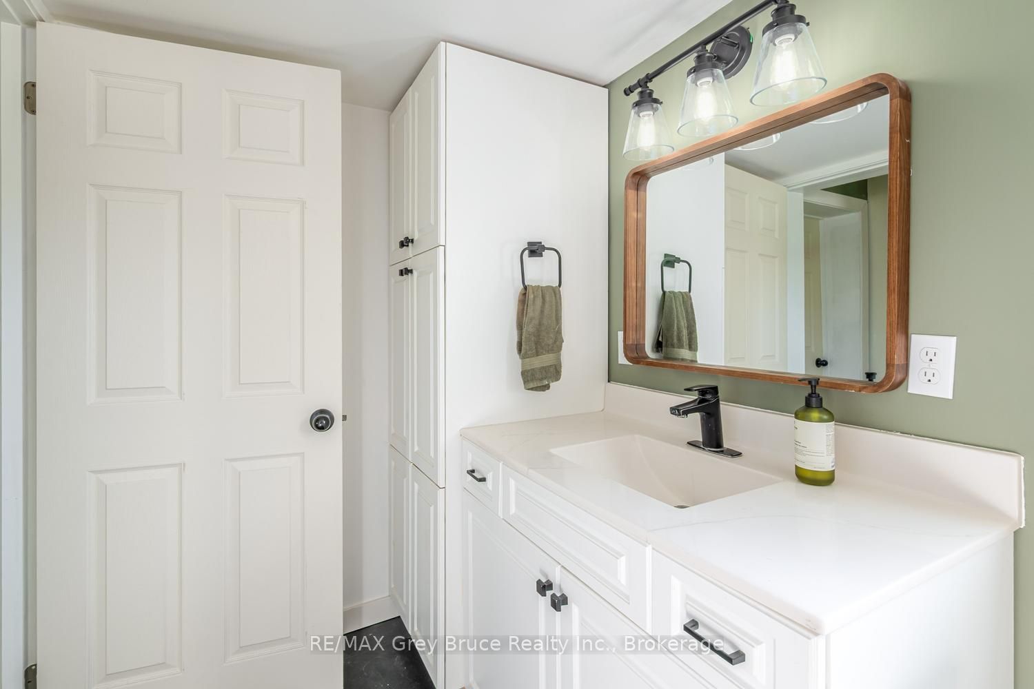 105 Main Street Property Photo 19