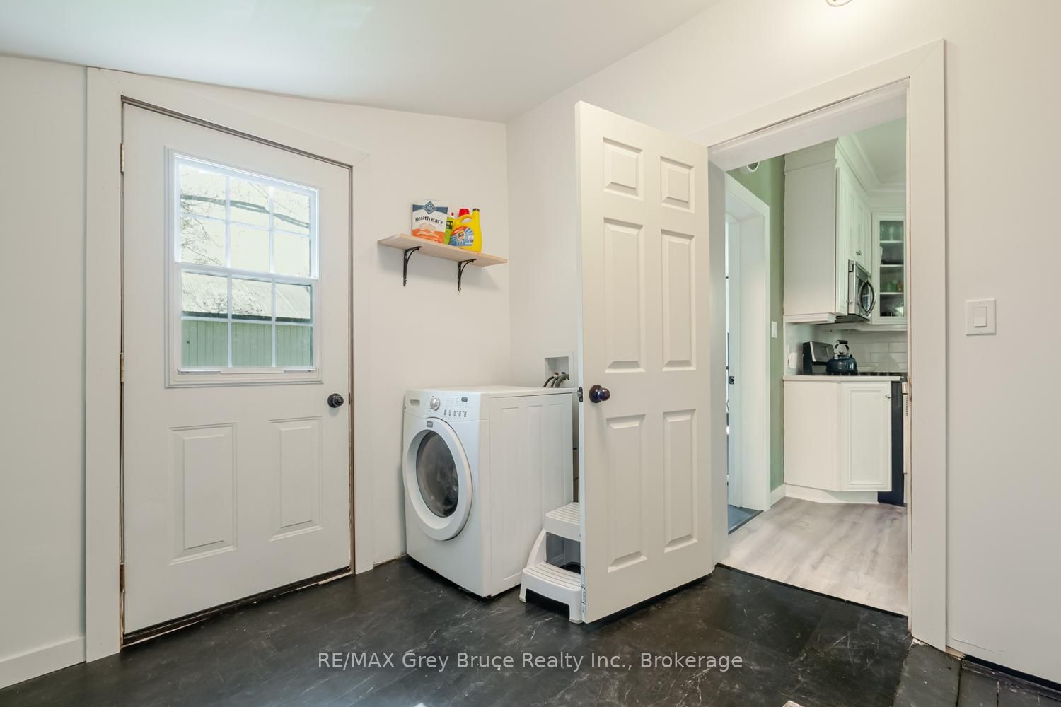 105 Main Street Property Photo 41