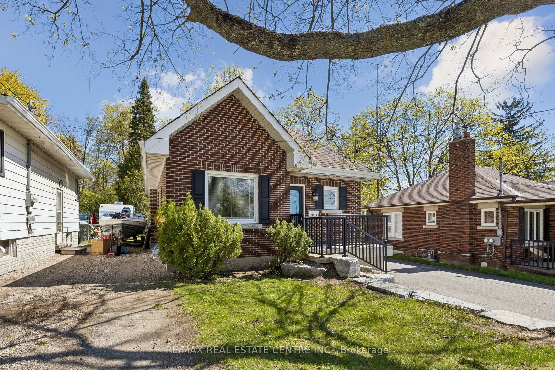 194 Silvercreek Parkway S