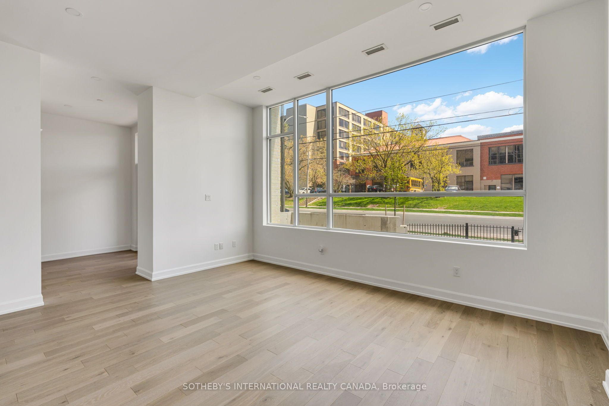 195 Hunter Street E Th 105 Property Photo 12