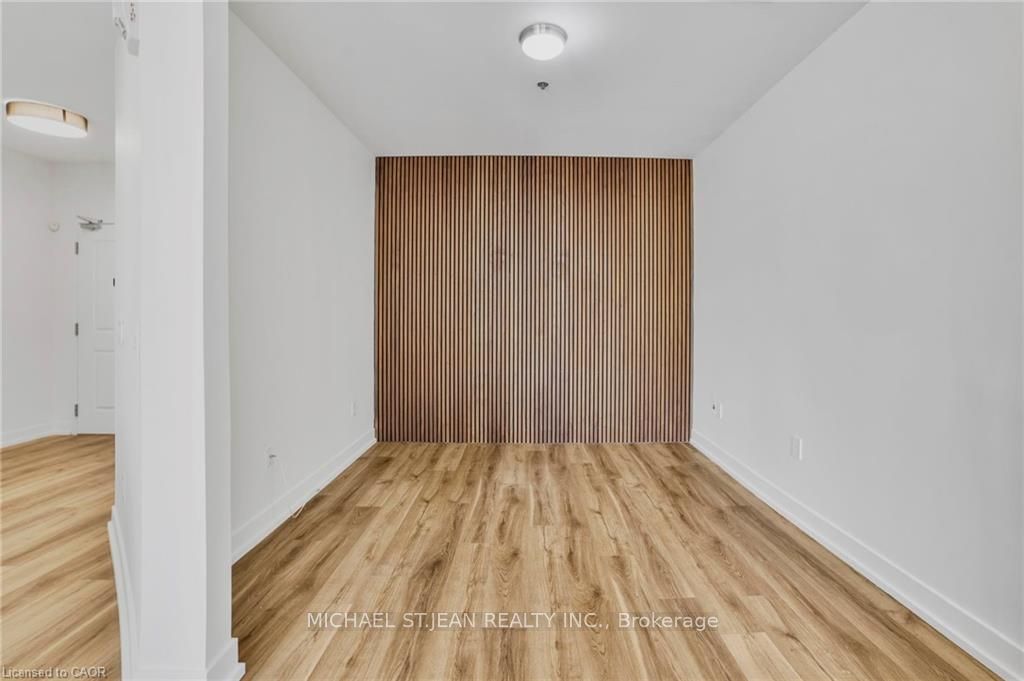90 Charlton Avenue W 801 Property Photo 17