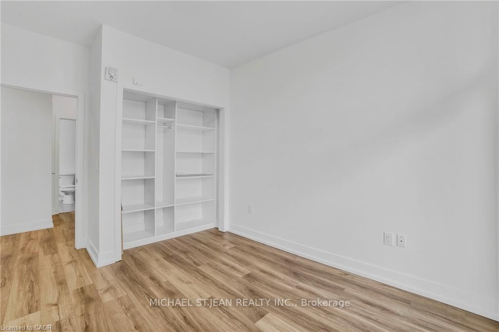 90 Charlton Avenue W 801 Property Photo 27