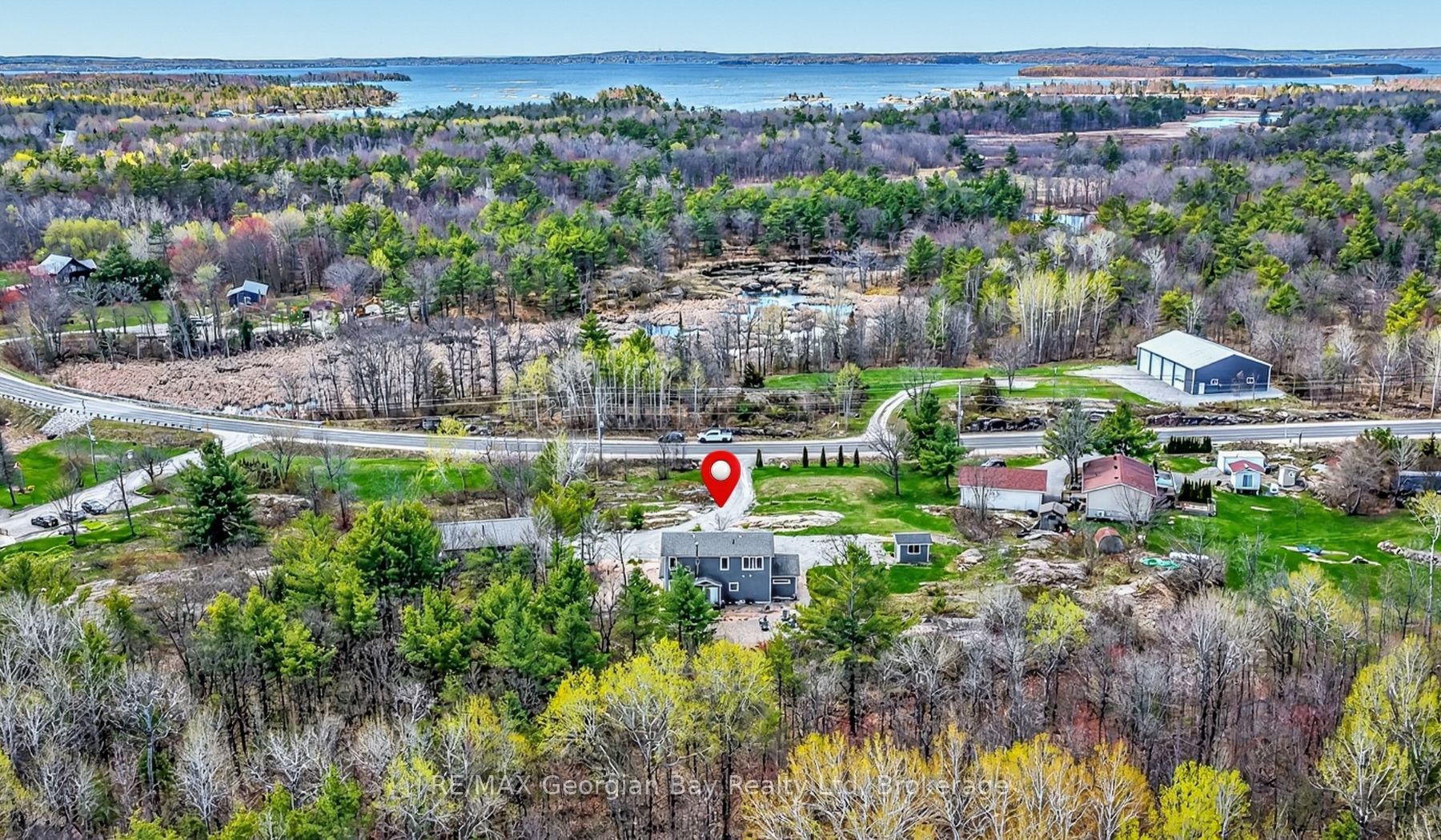 1432 Honey Harbour Road Property Photo 3