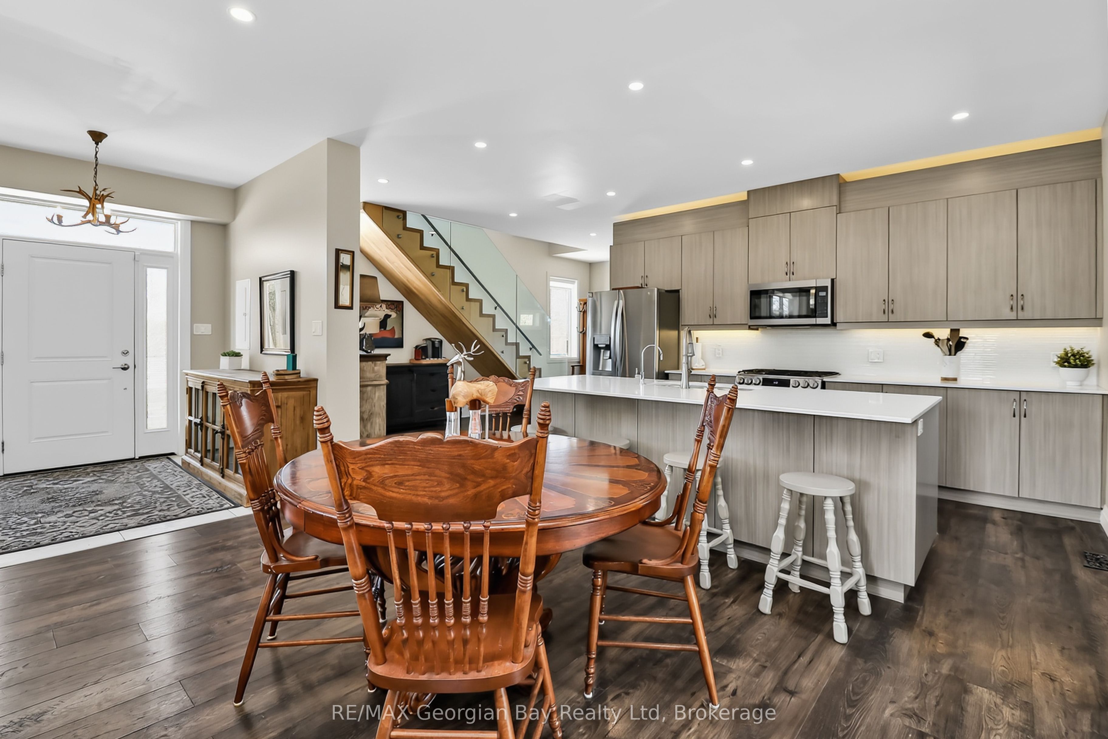 1432 Honey Harbour Road Property Photo 11
