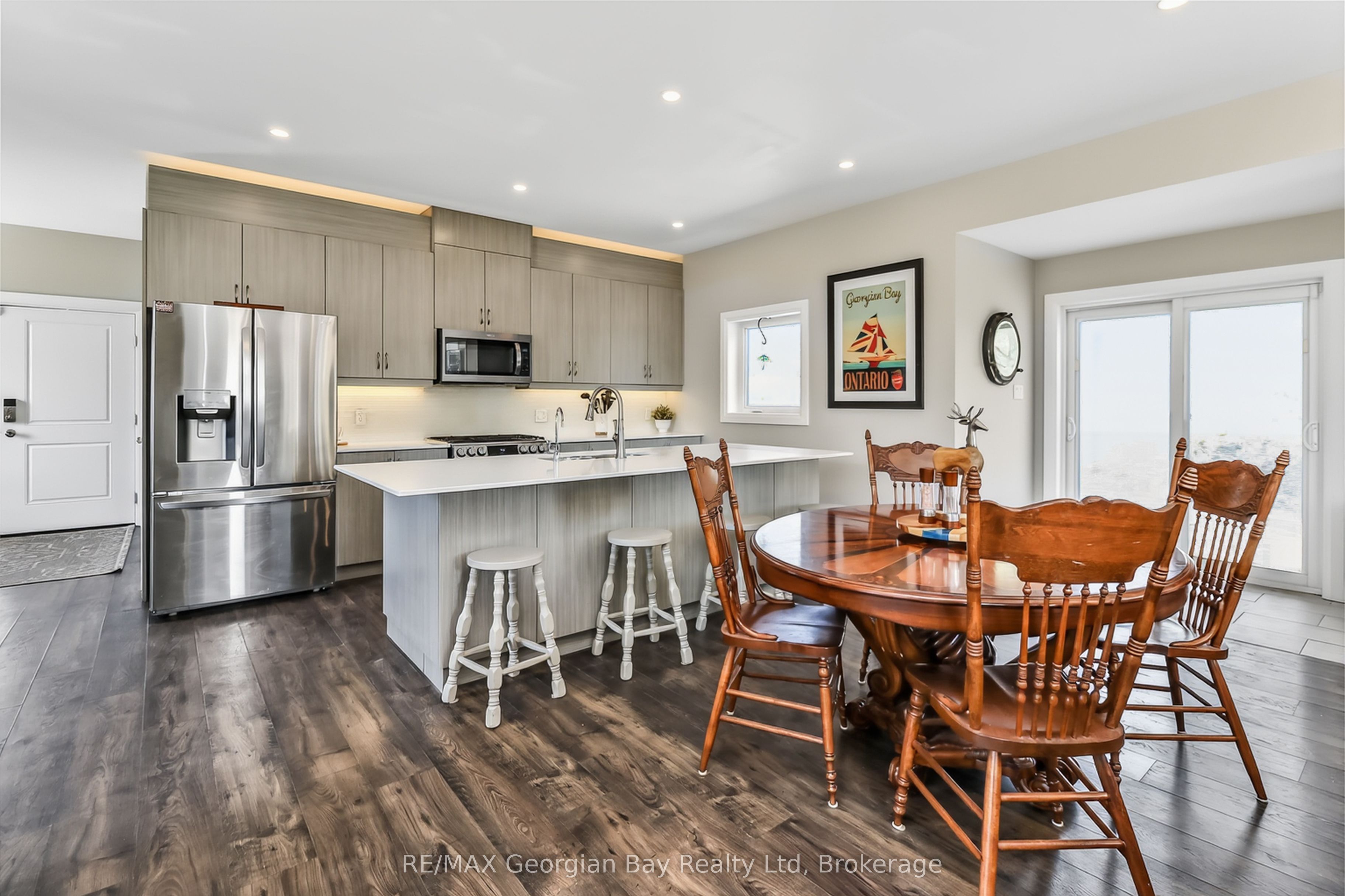 1432 Honey Harbour Road Property Photo 12