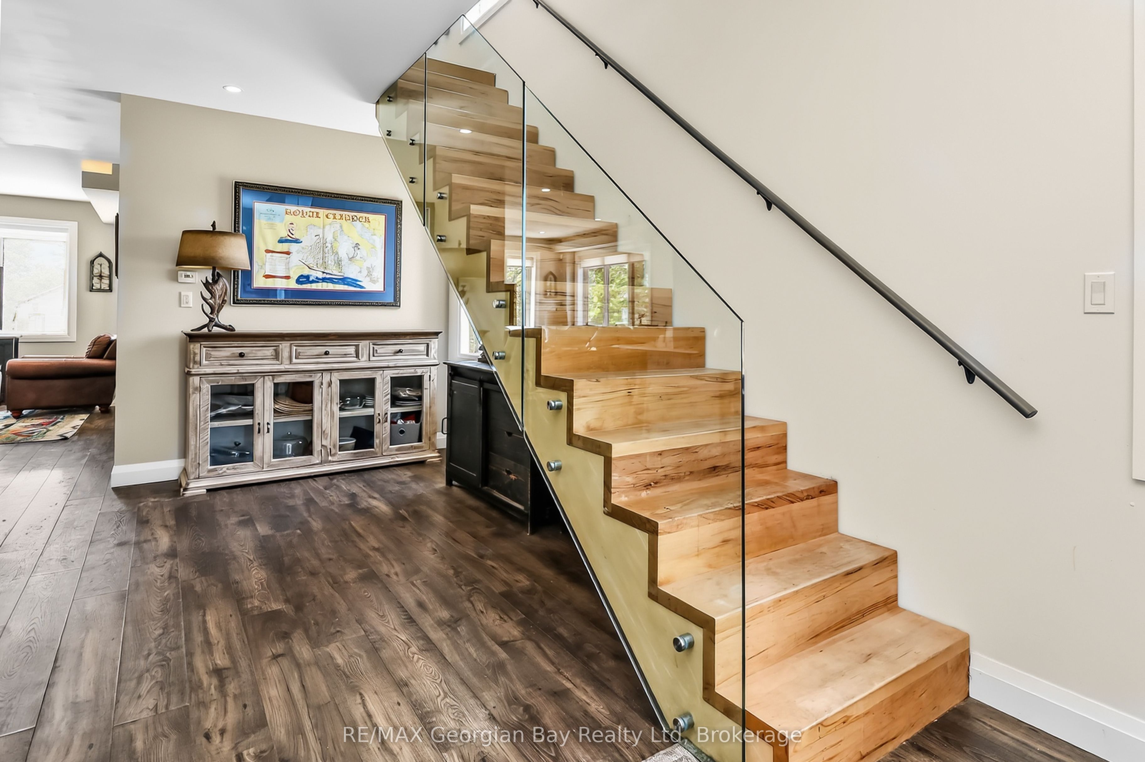1432 Honey Harbour Road Property Photo 20