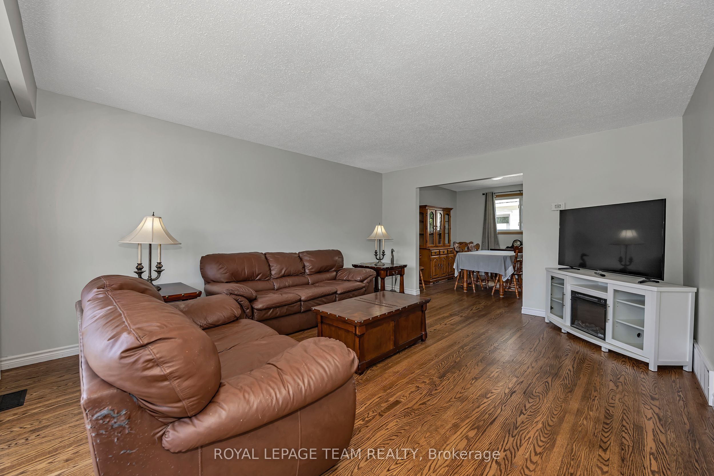 73 Southpark Drive Property Photo 5