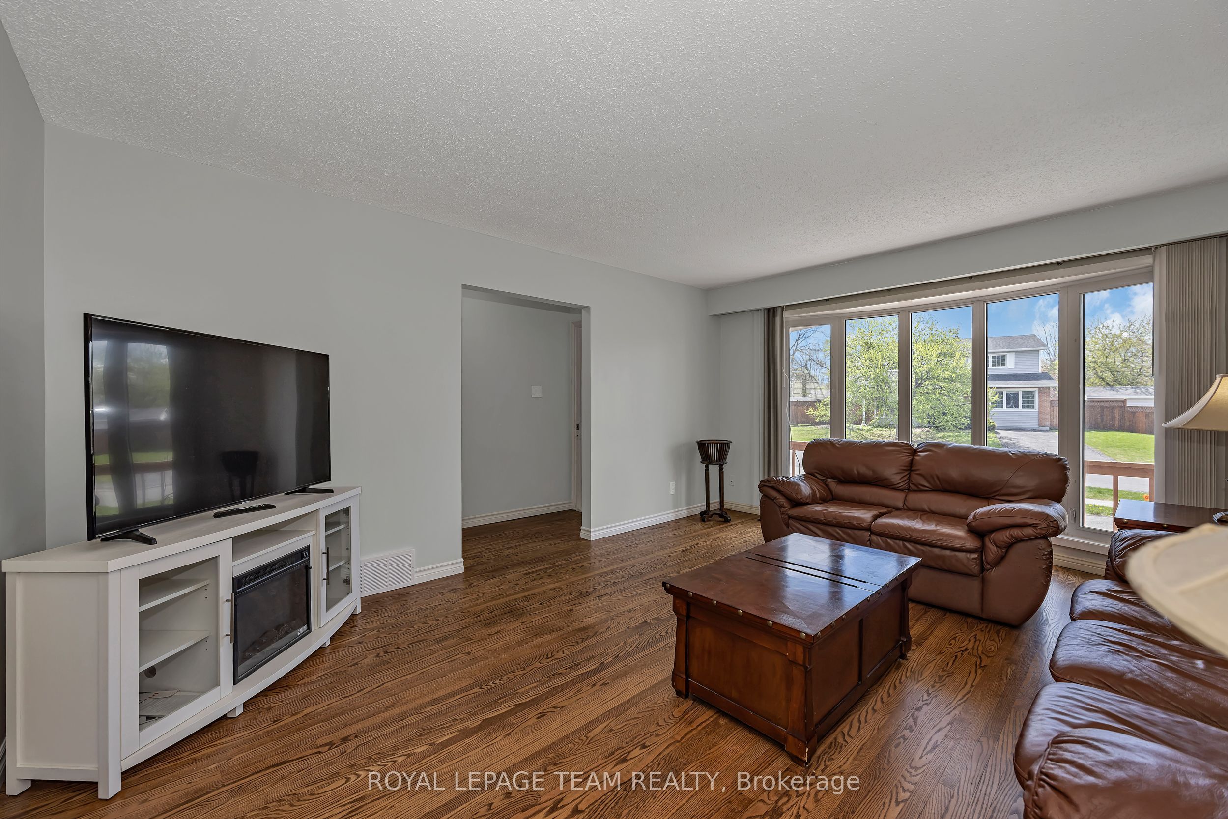 73 Southpark Drive Property Photo 6