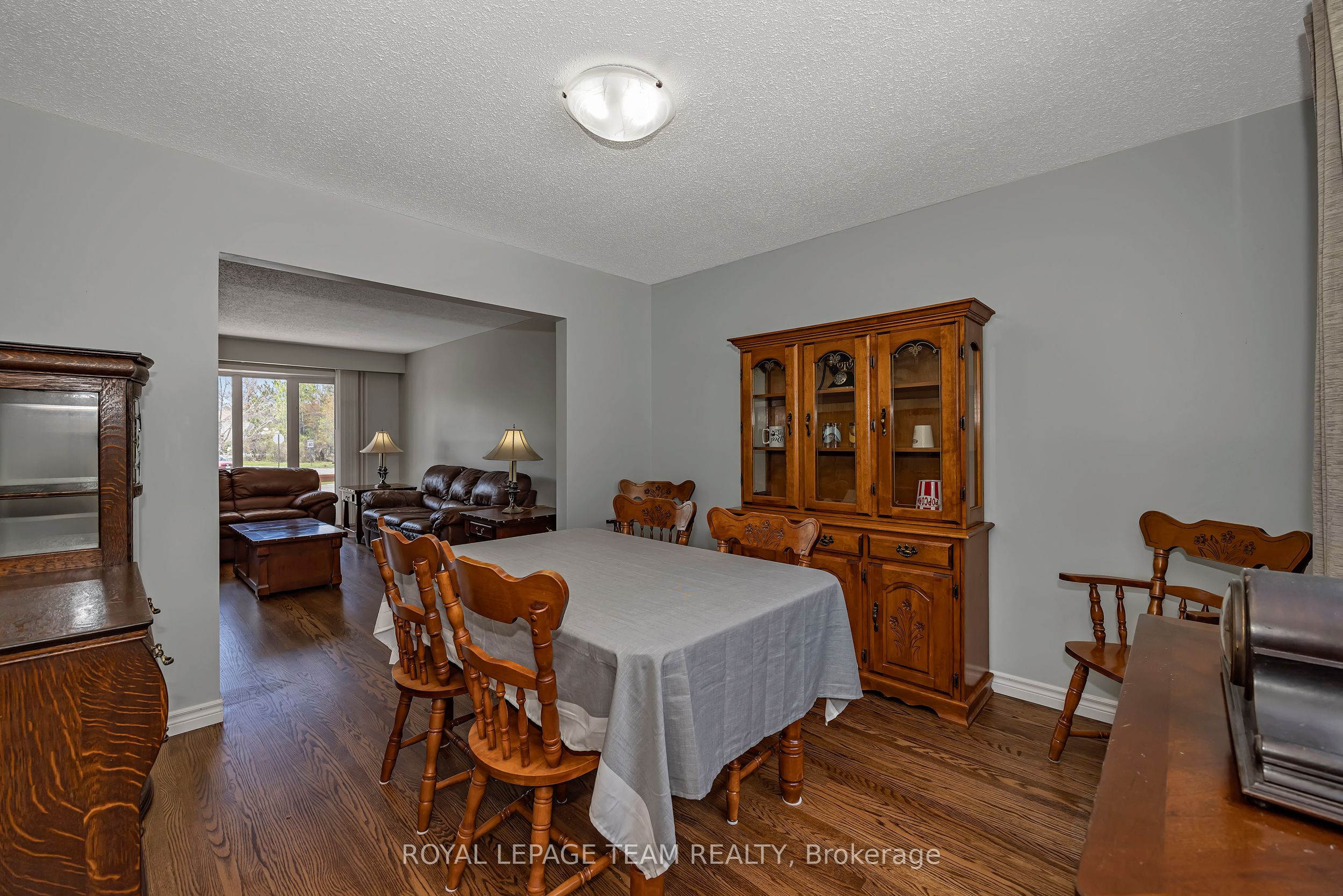 73 Southpark Drive Property Photo 9