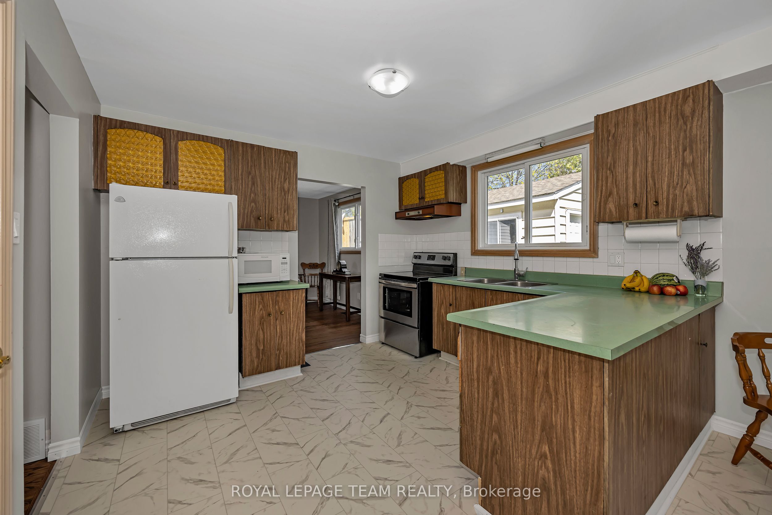 73 Southpark Drive Property Photo 11