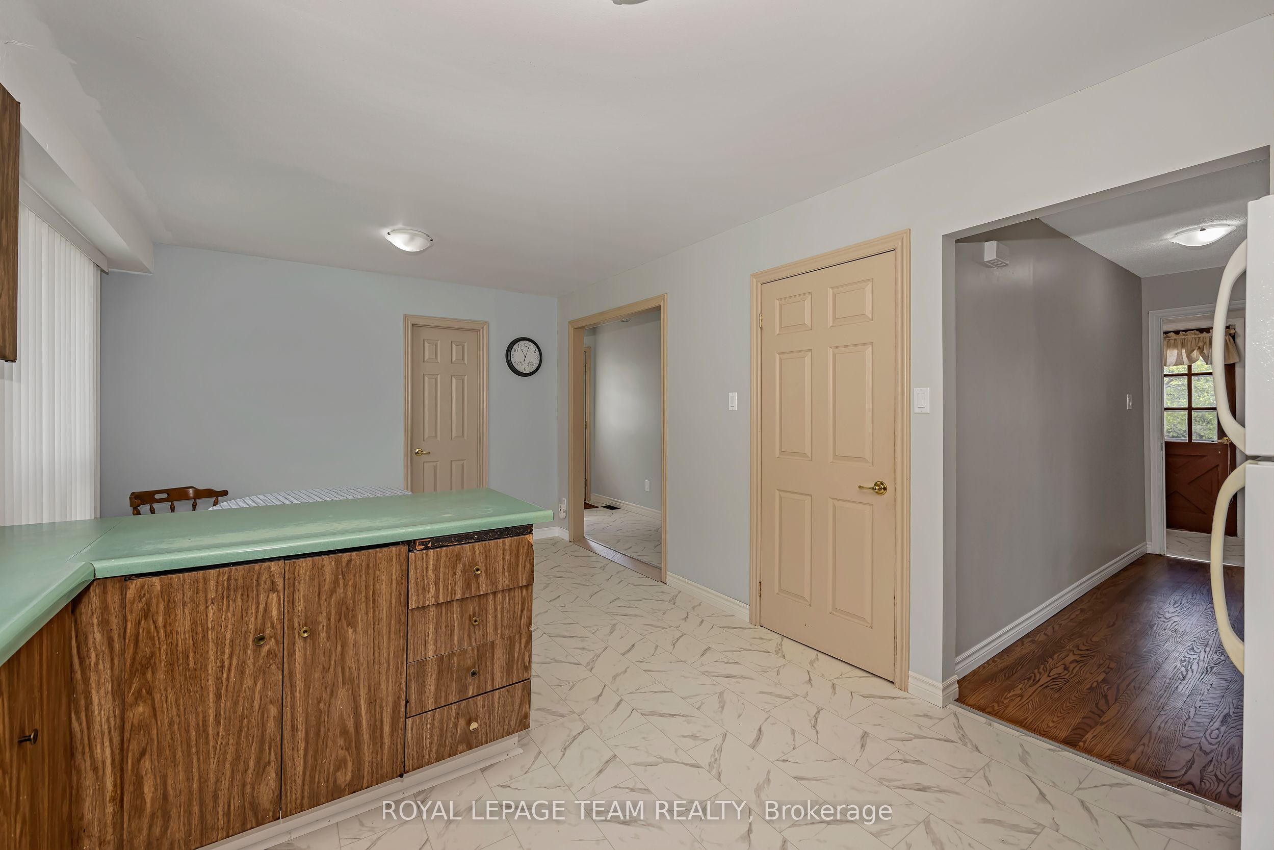 73 Southpark Drive Property Photo 14