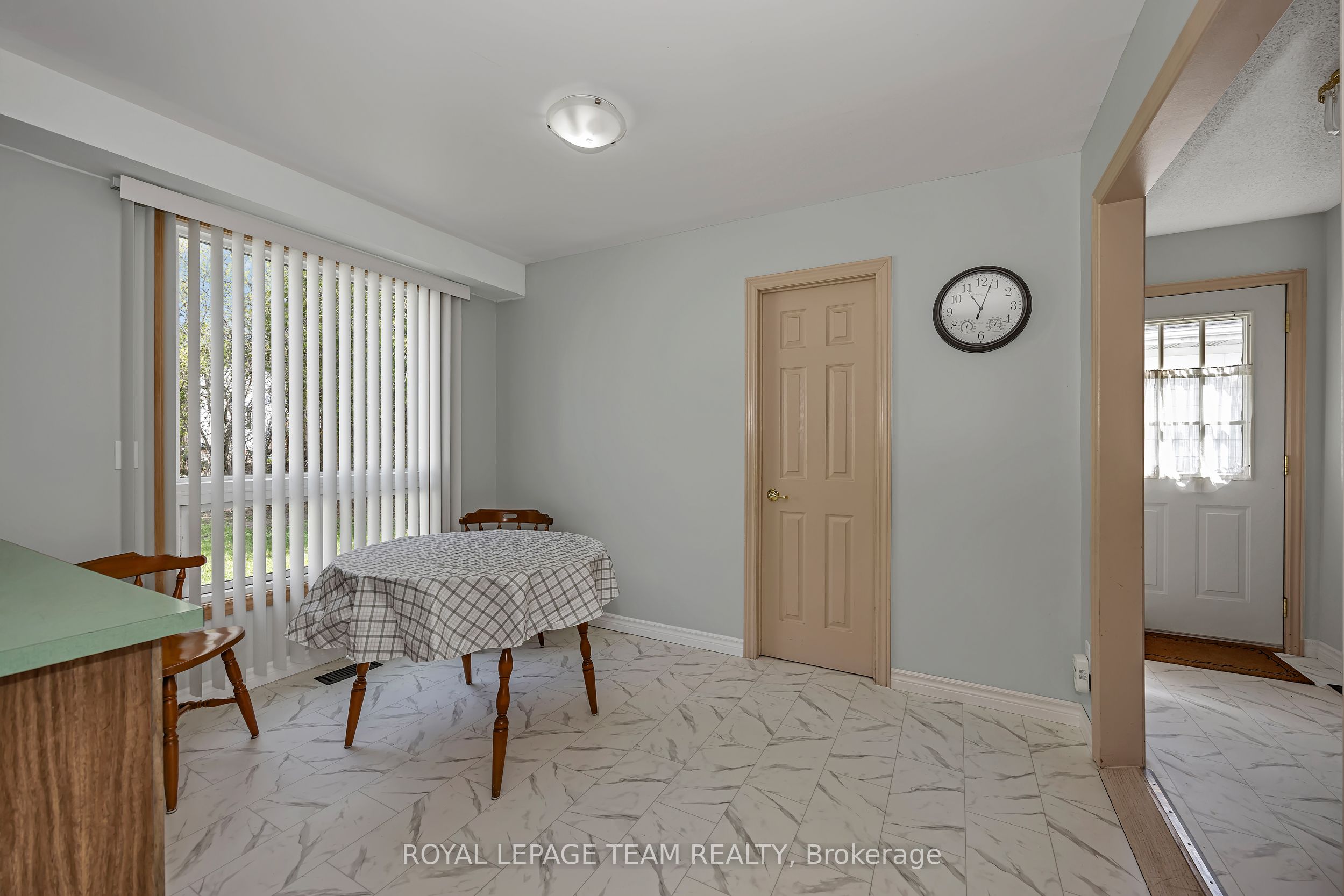 73 Southpark Drive Property Photo 15