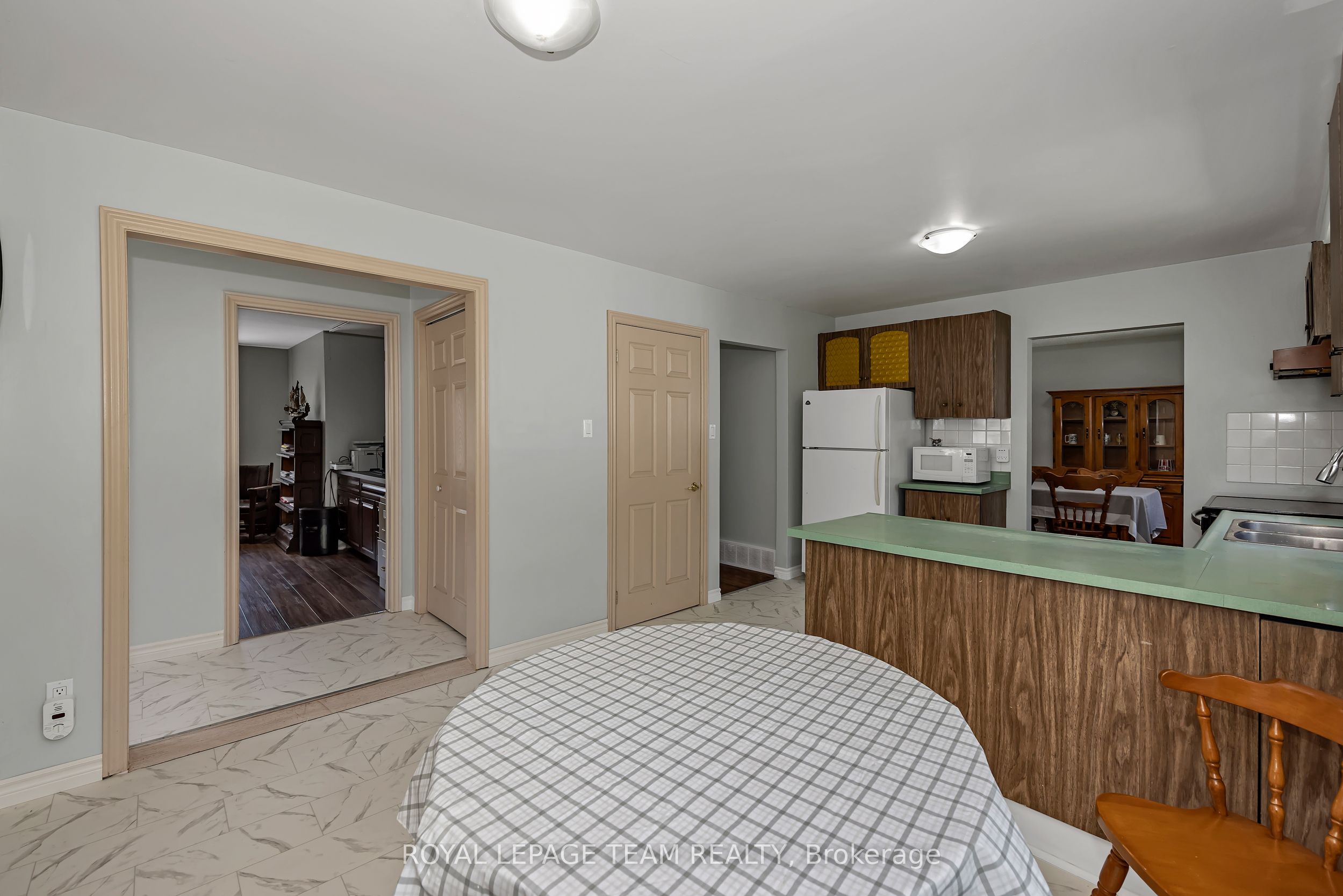 73 Southpark Drive Property Photo 17
