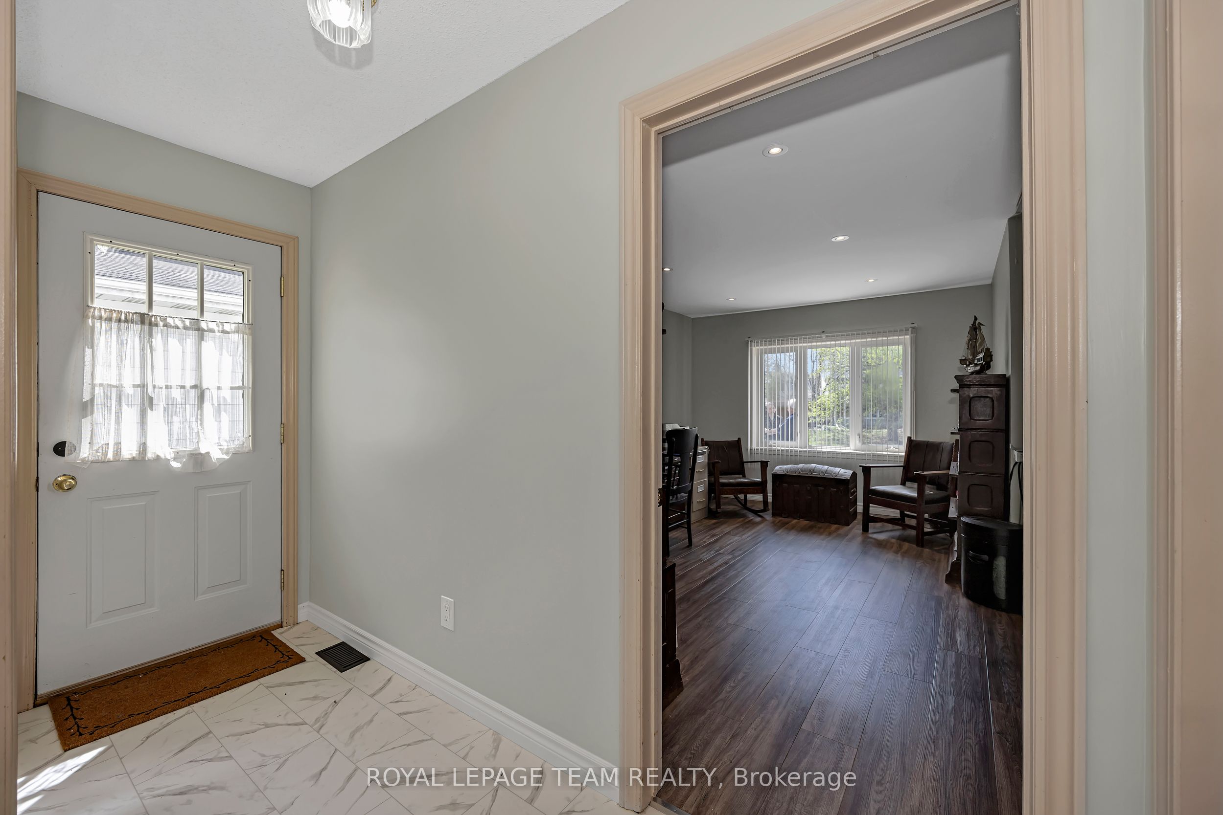 73 Southpark Drive Property Photo 18