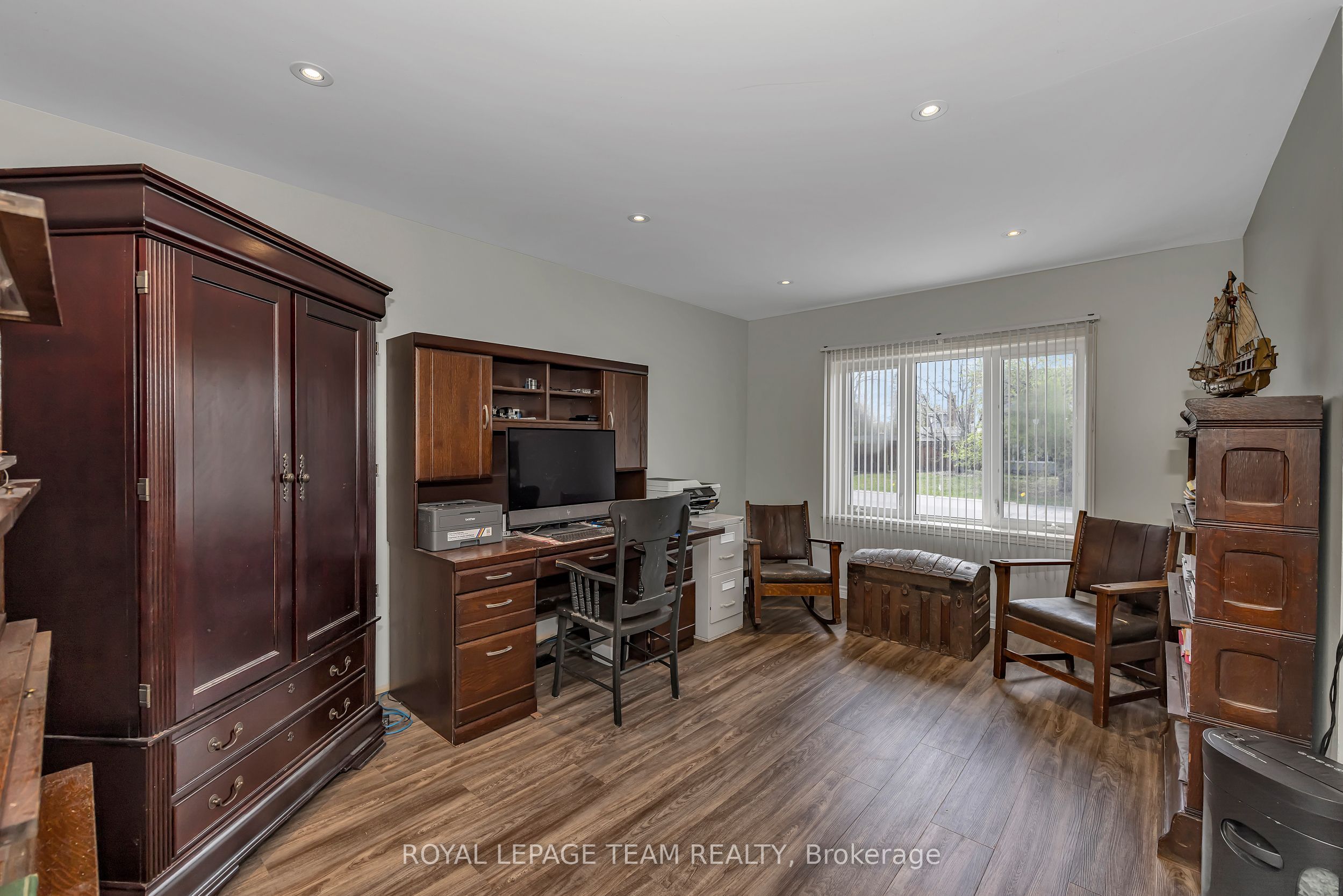 73 Southpark Drive Property Photo 19