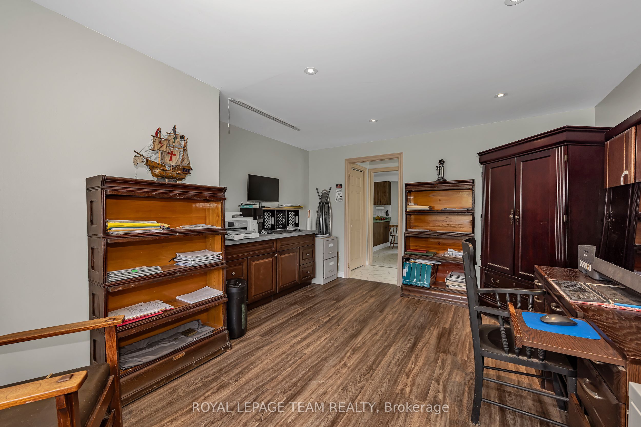 73 Southpark Drive Property Photo 20