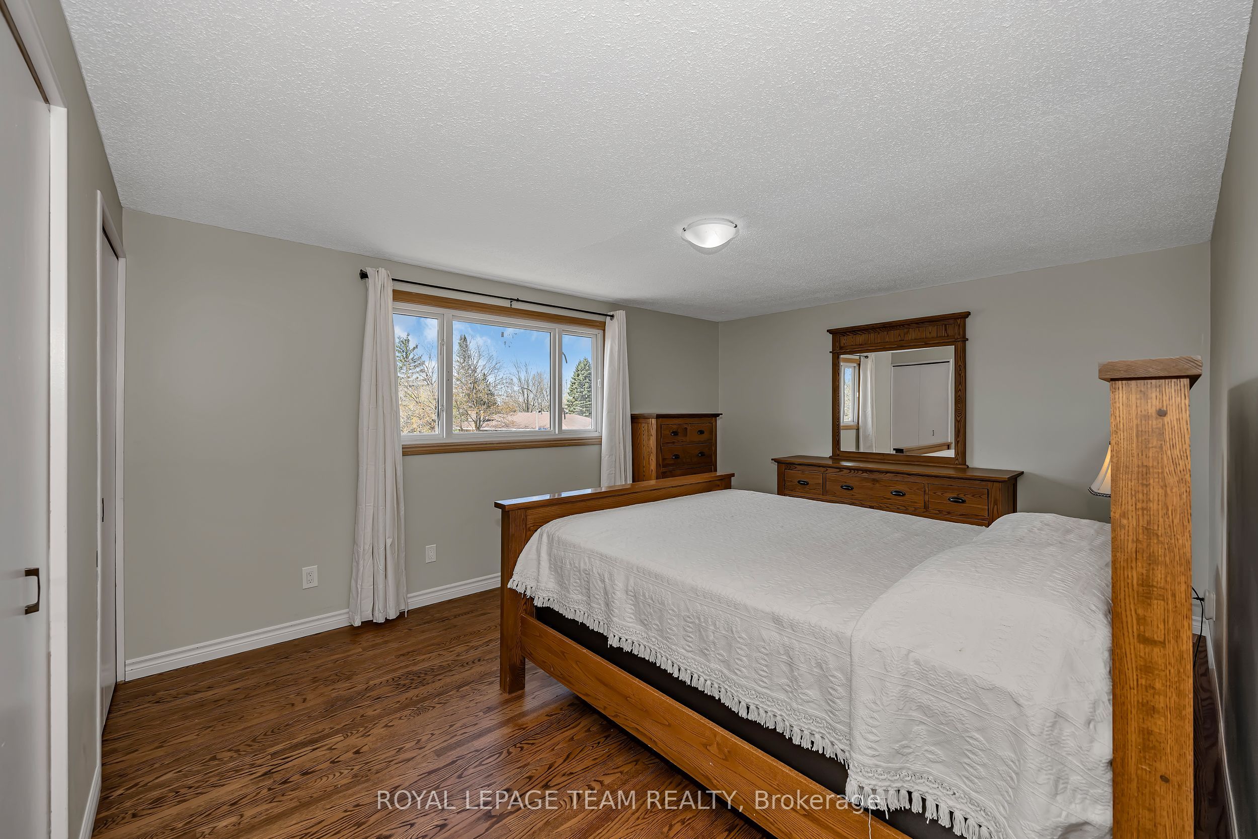 73 Southpark Drive Property Photo 28