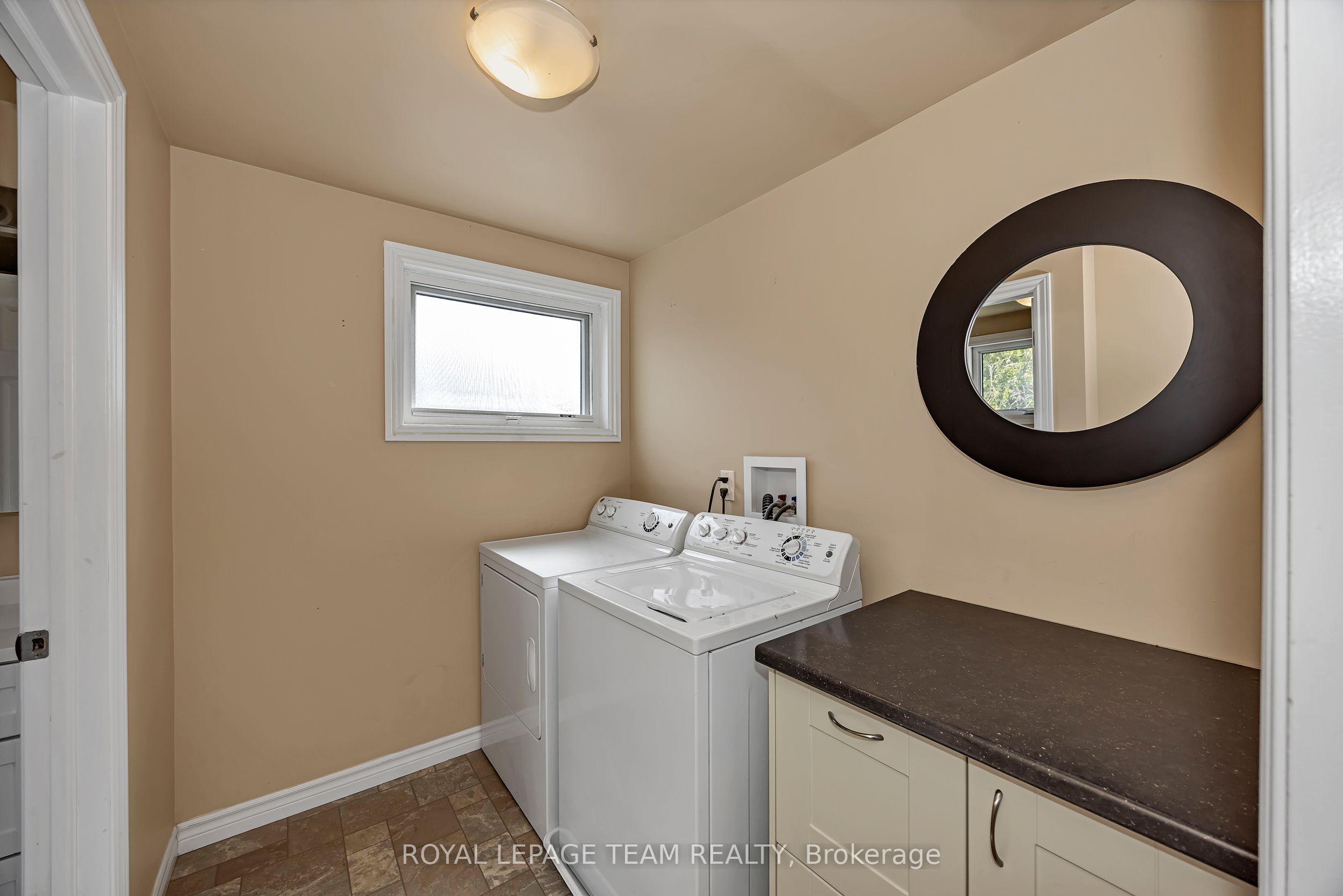73 Southpark Drive Property Photo 35