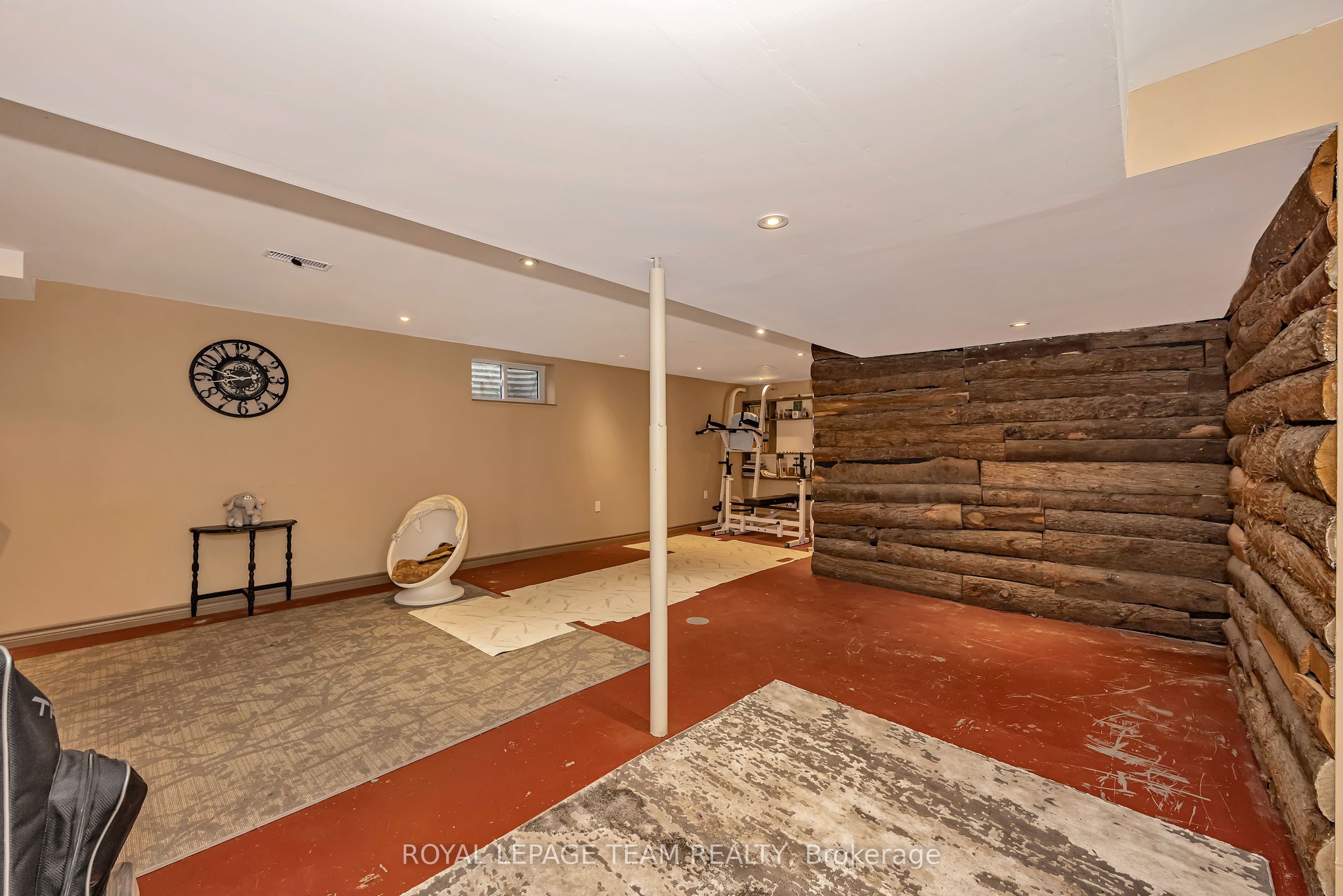 73 Southpark Drive Property Photo 39