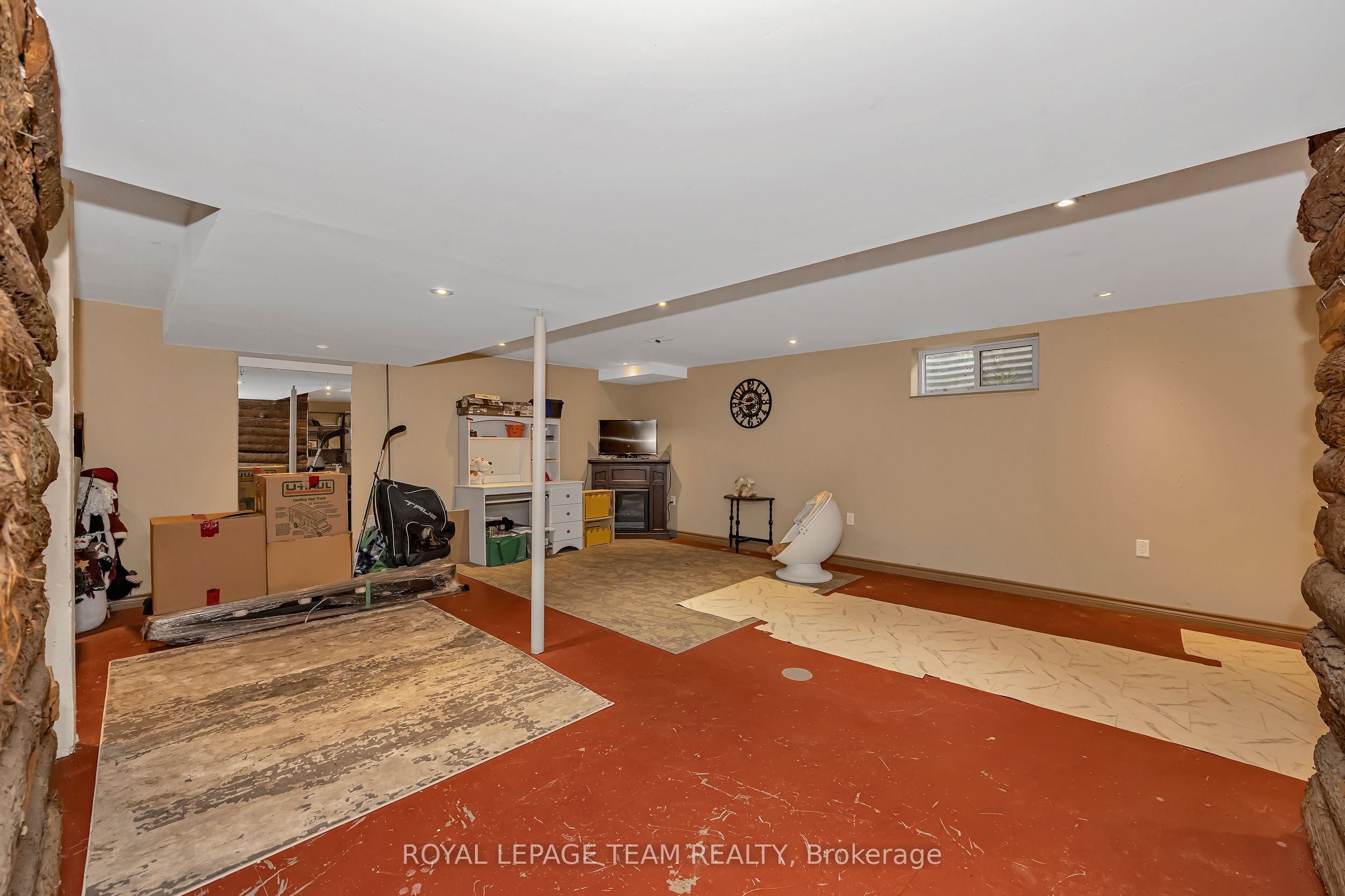 73 Southpark Drive Property Photo 40