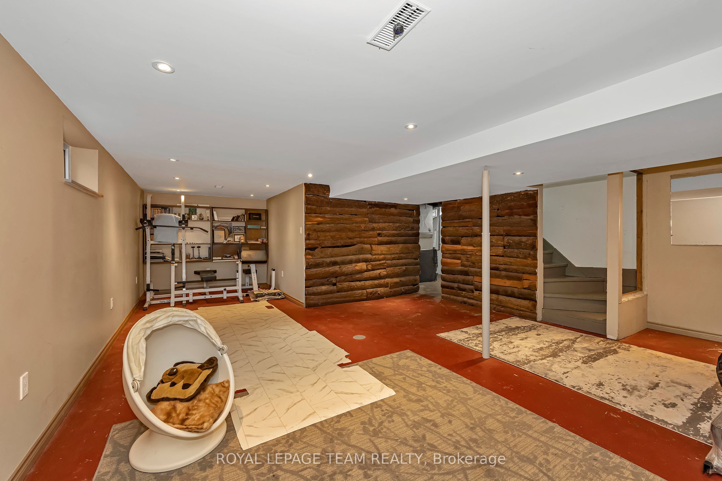 73 Southpark Drive Property Photo 41