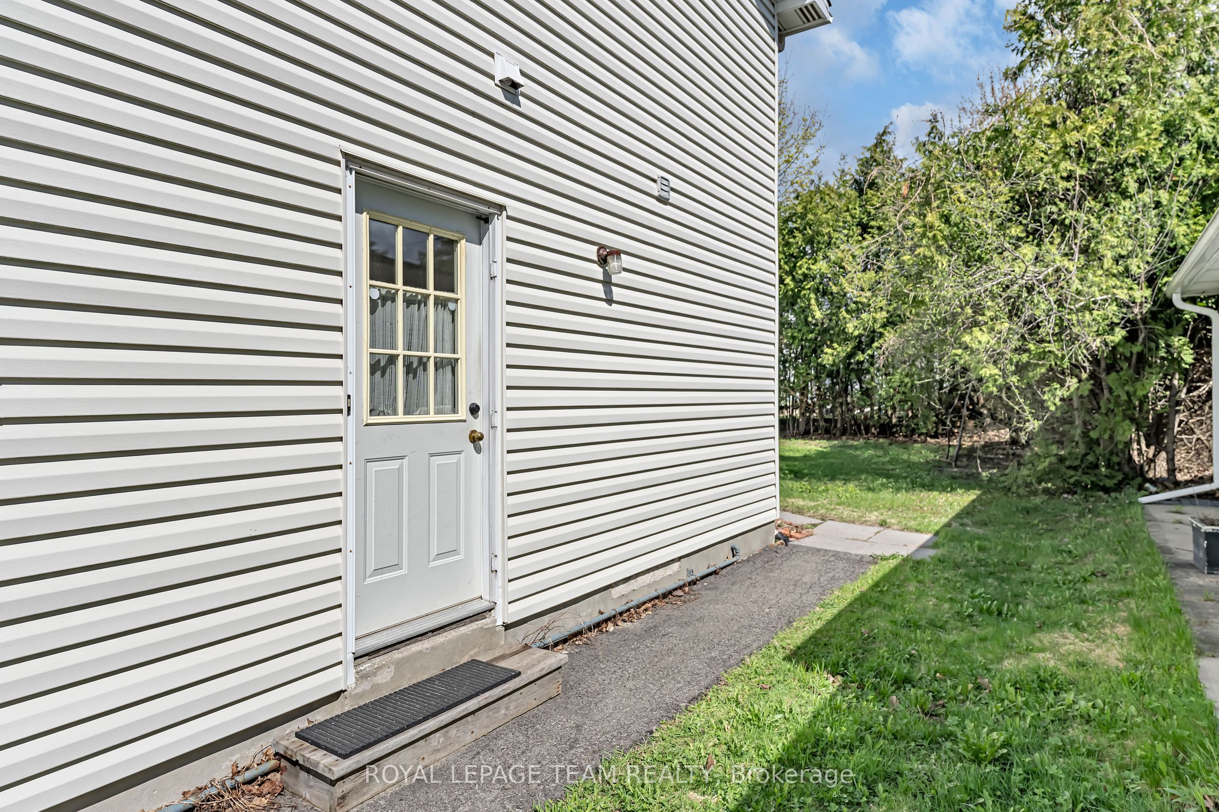 73 Southpark Drive Property Photo 43