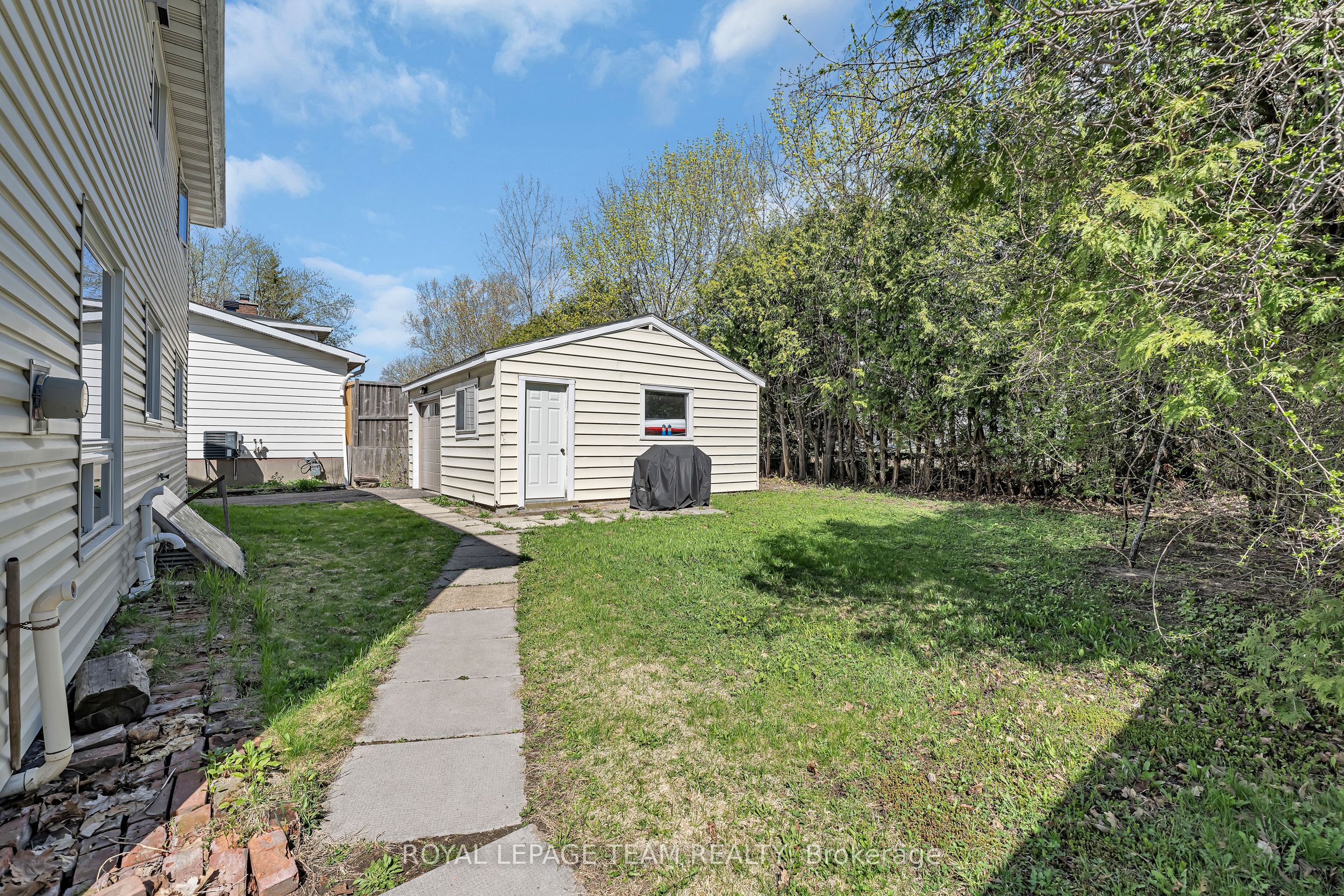 73 Southpark Drive Property Photo 44