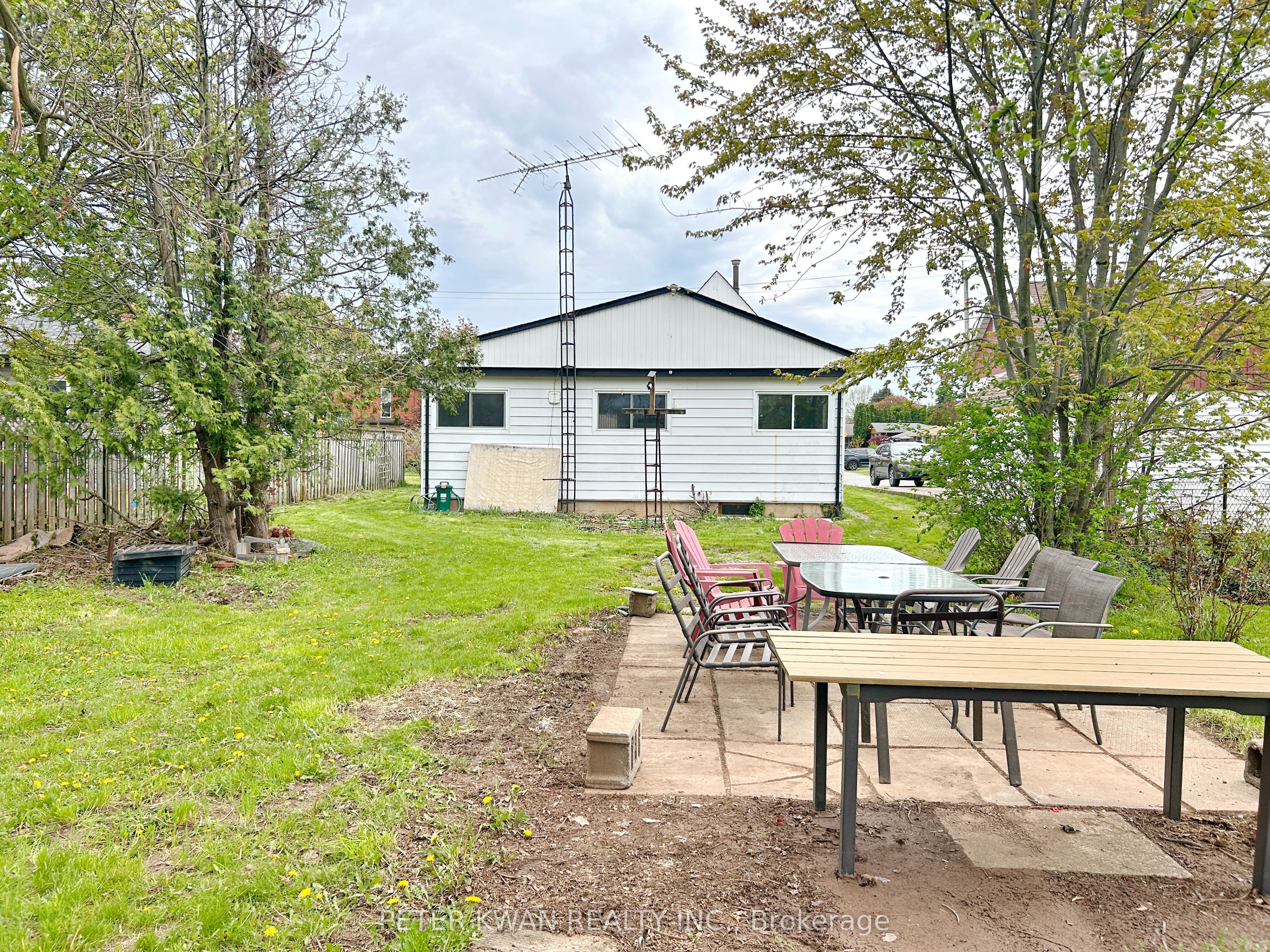 4977 John Street Property Photo 34