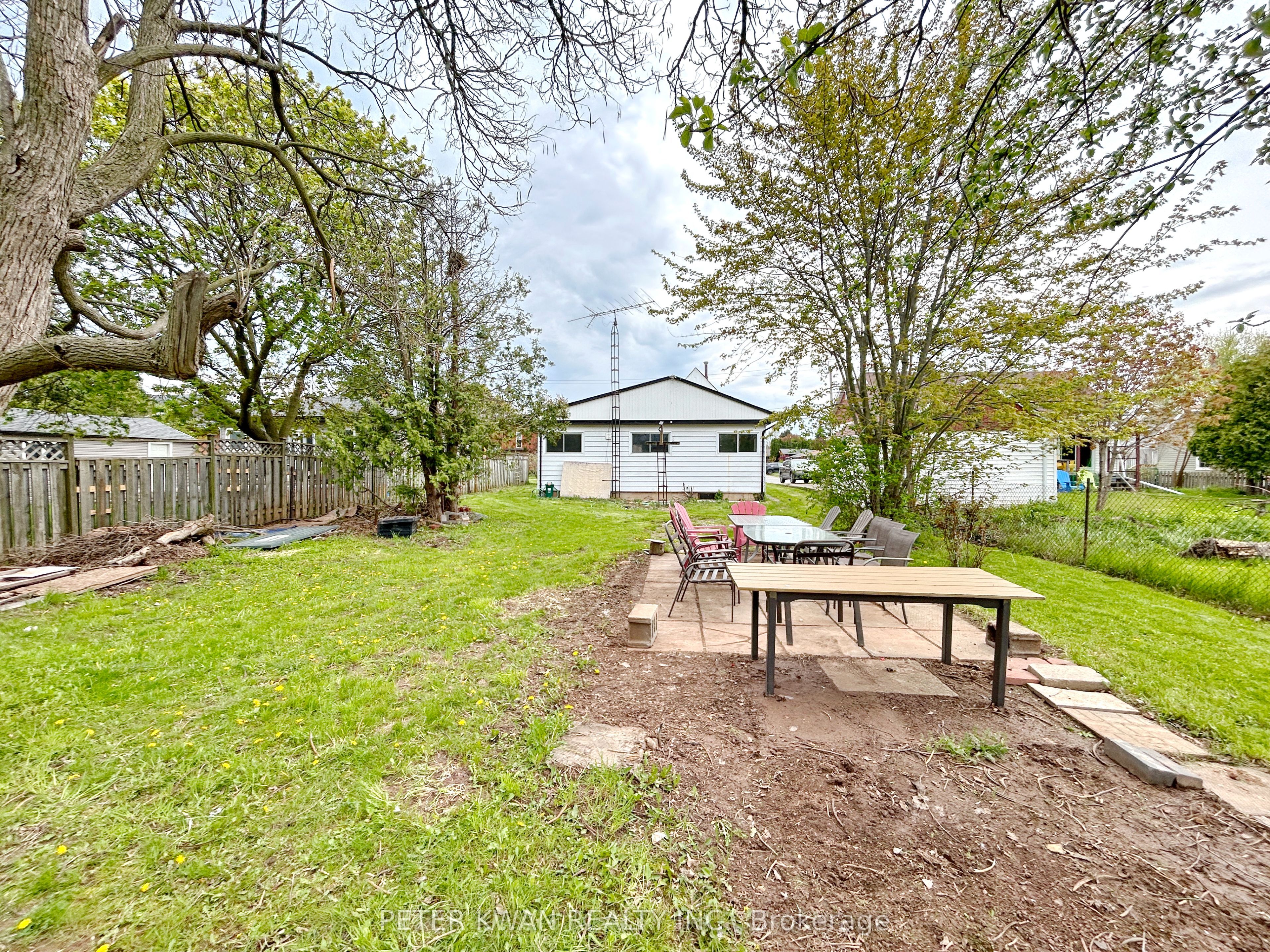 4977 John Street Property Photo 35
