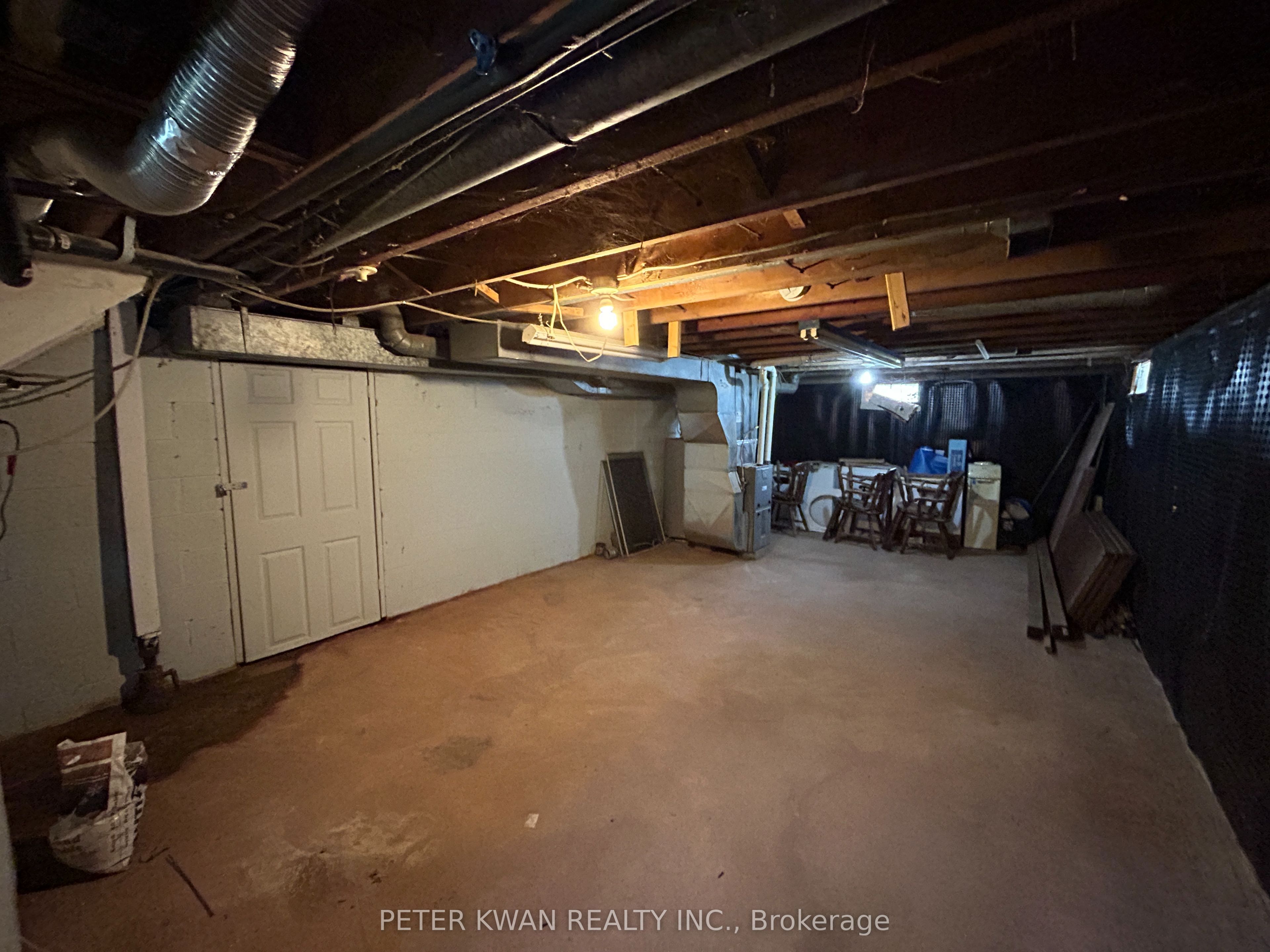 4977 John Street Property Photo 38