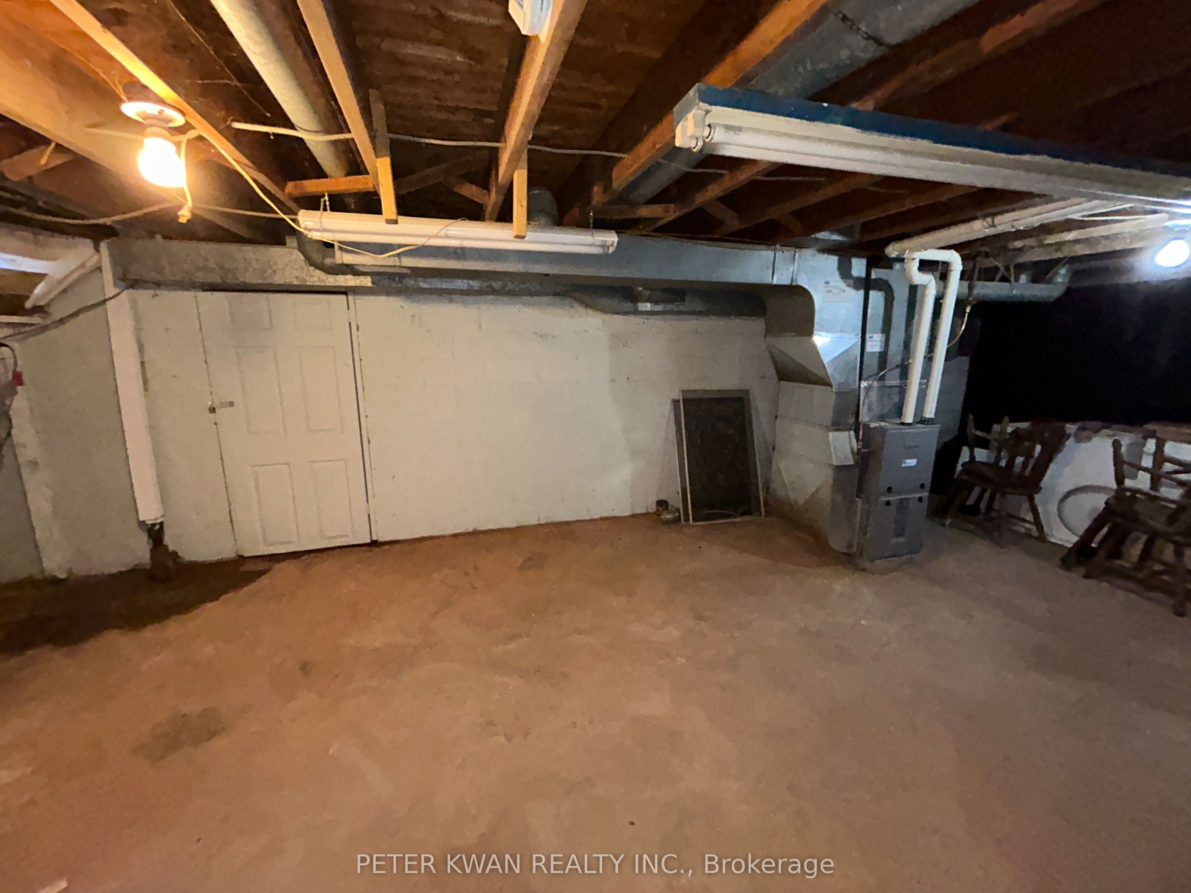4977 John Street Property Photo 42