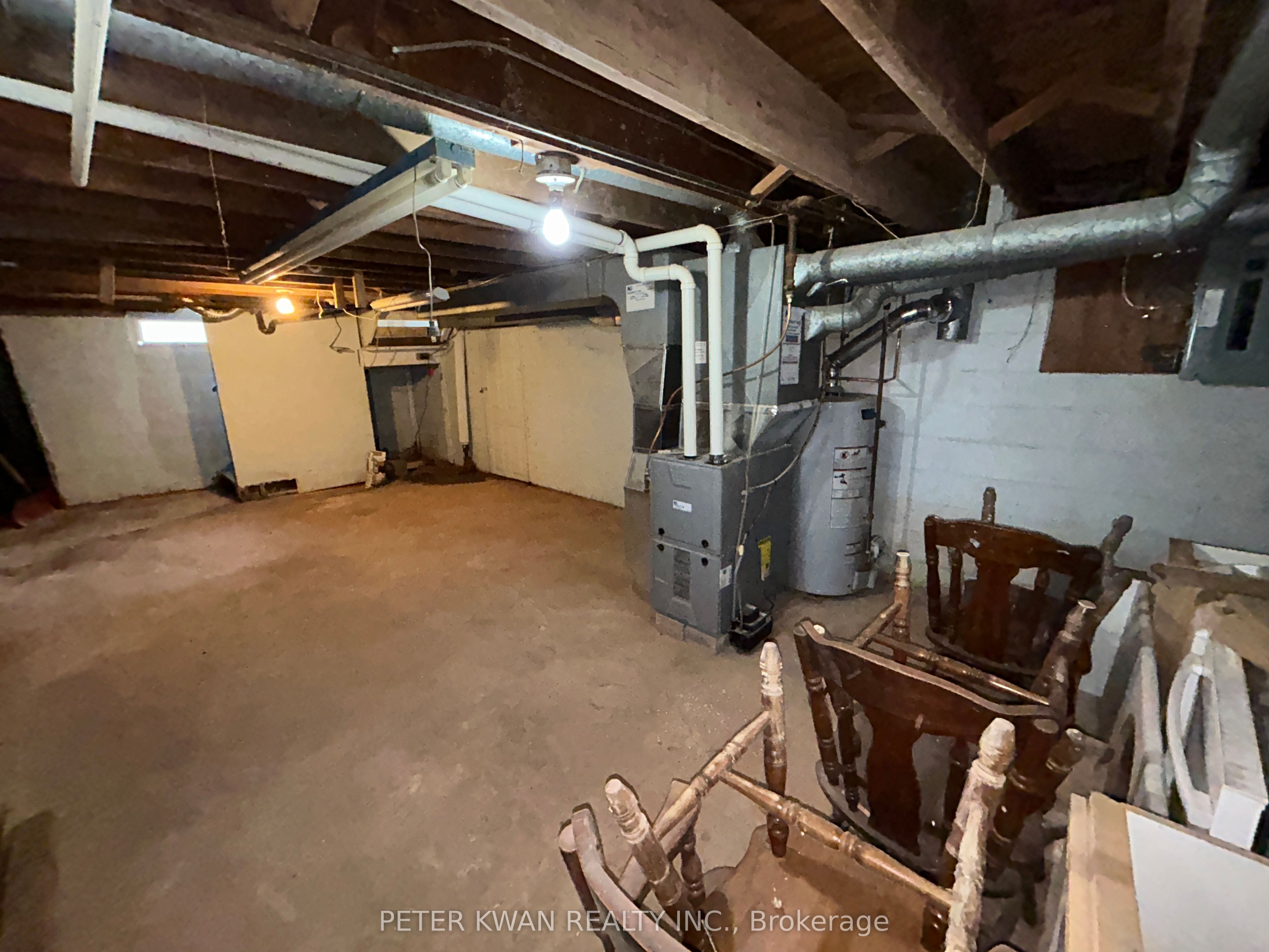 4977 John Street Property Photo 43
