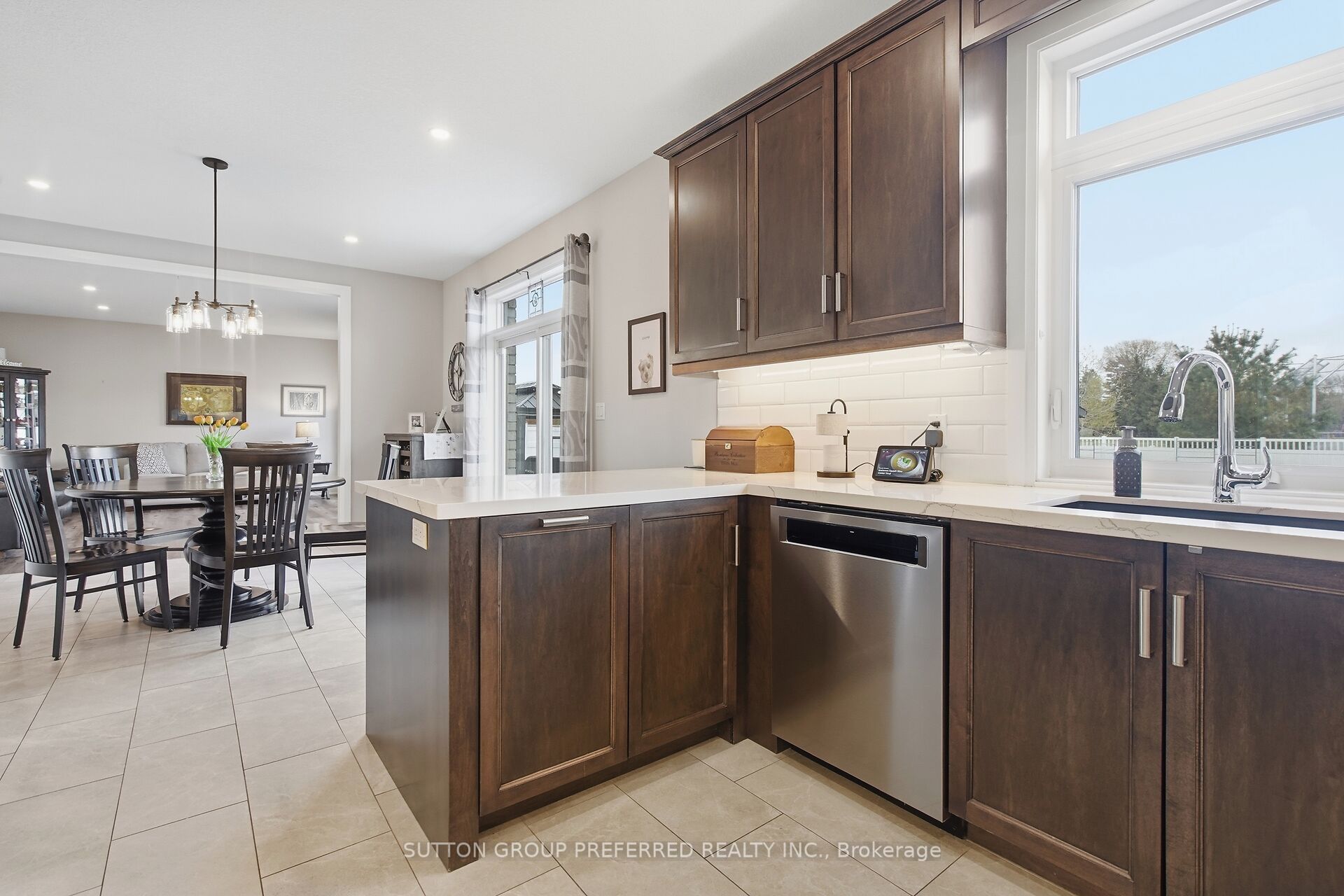 215 Leitch Street Property Photo 16