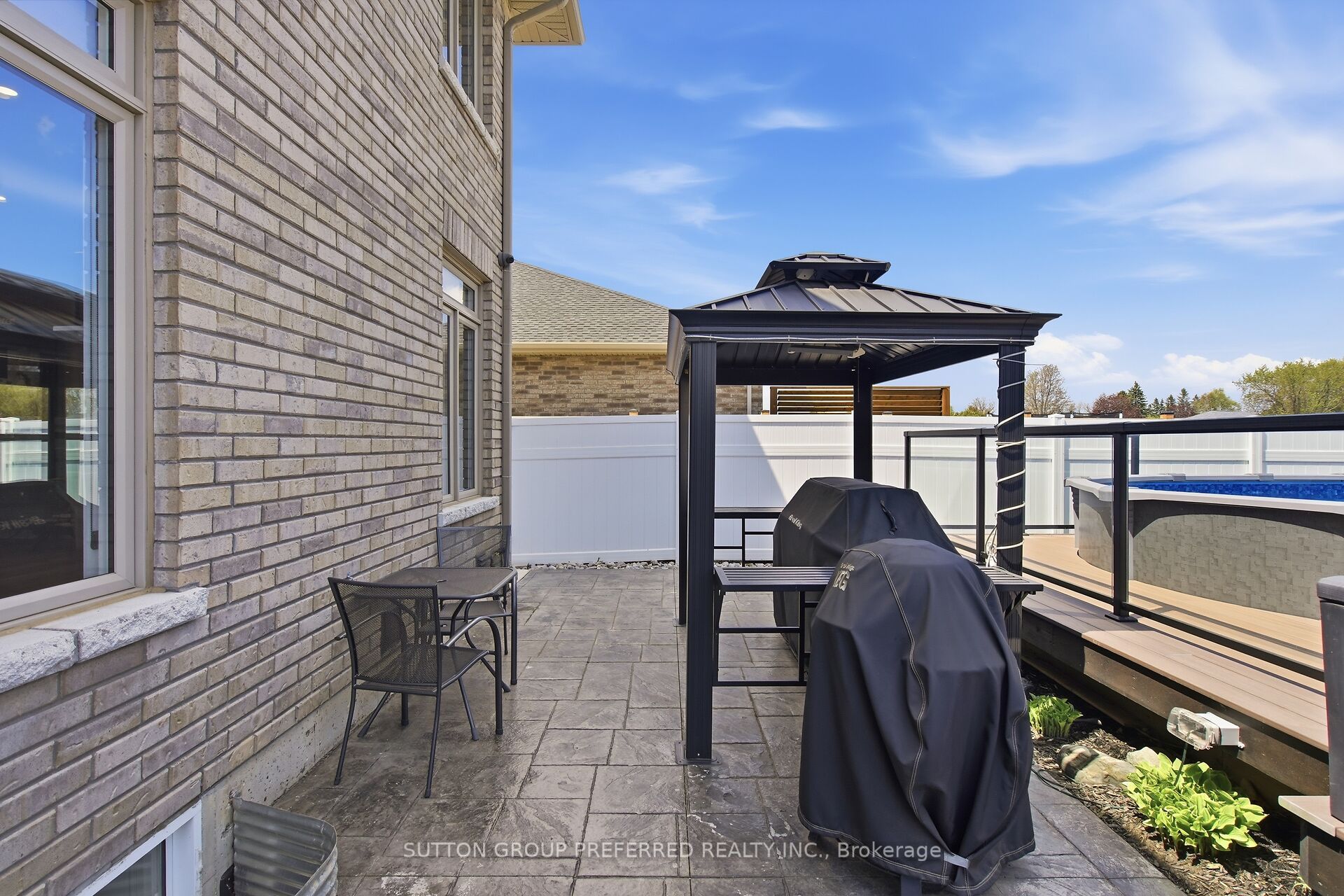 215 Leitch Street Property Photo 41