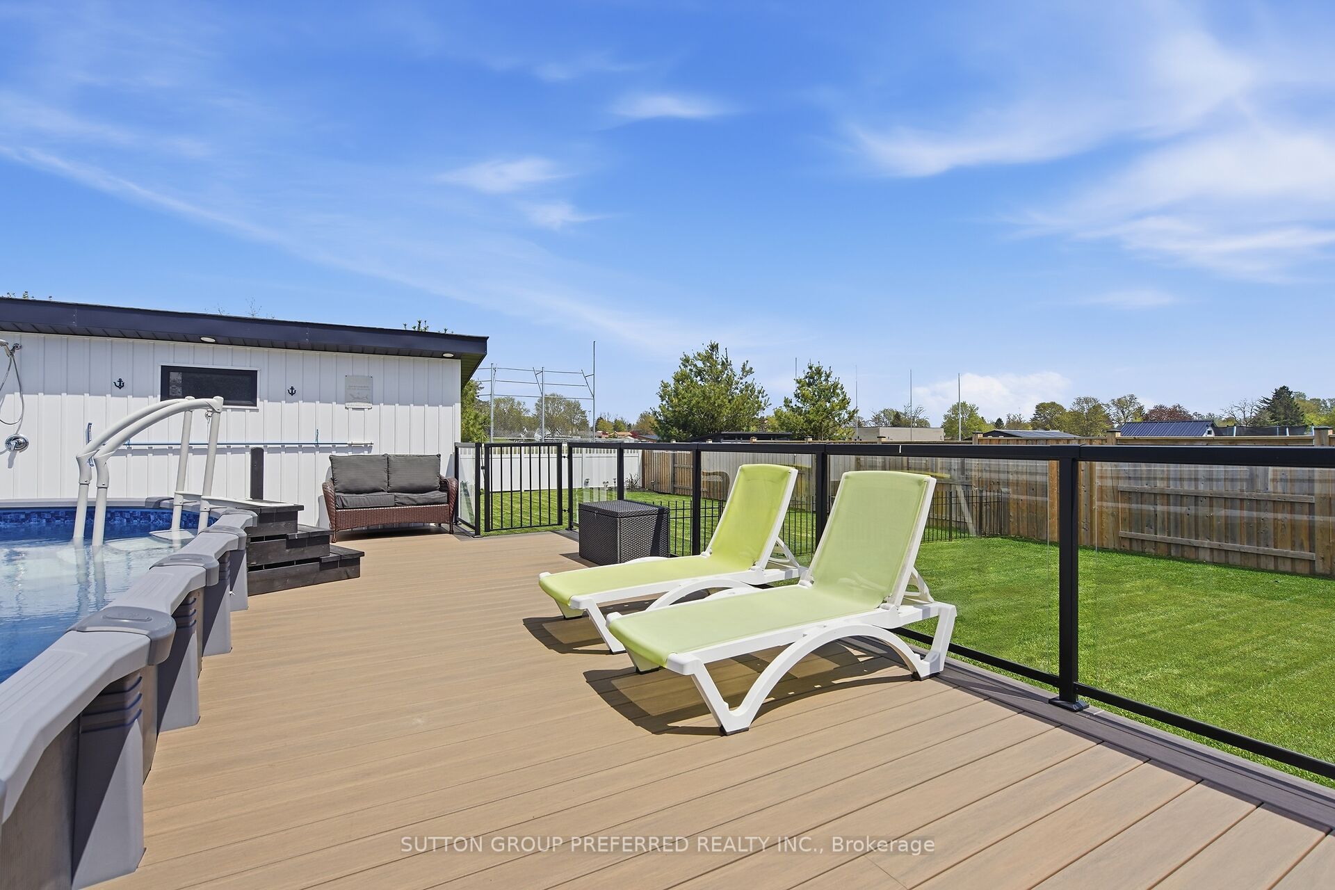 215 Leitch Street Property Photo 44