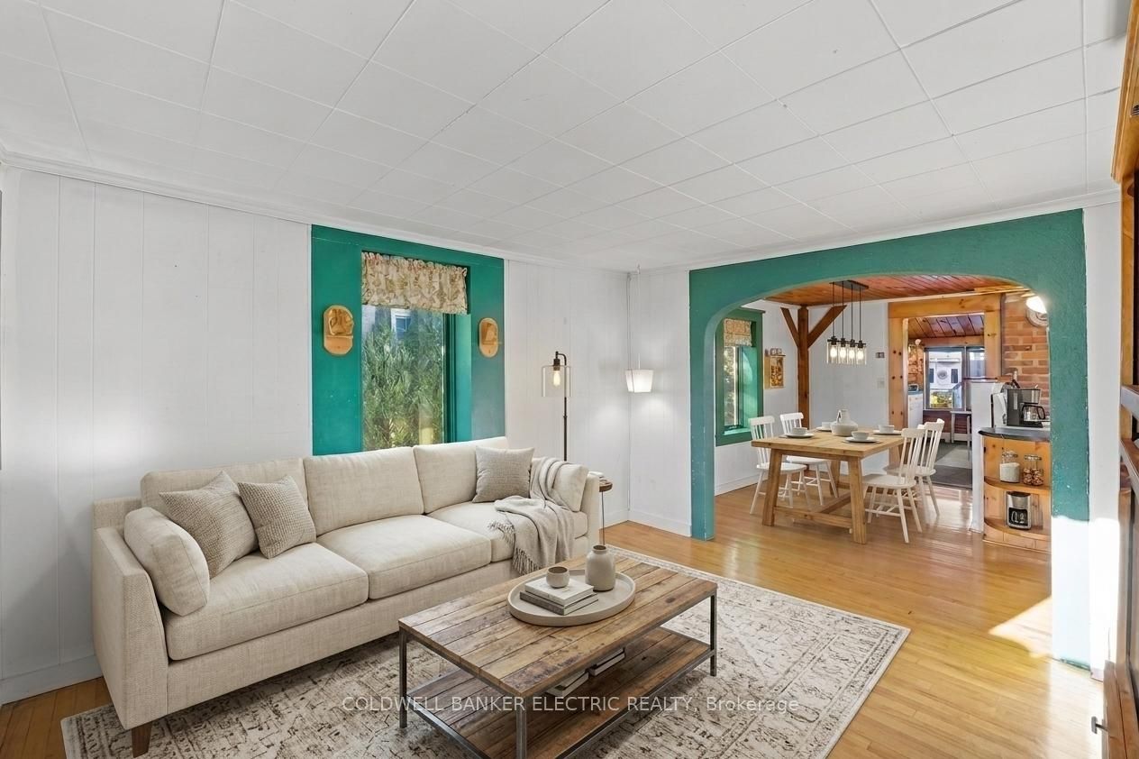 59 Centre Street N Property Photo 6