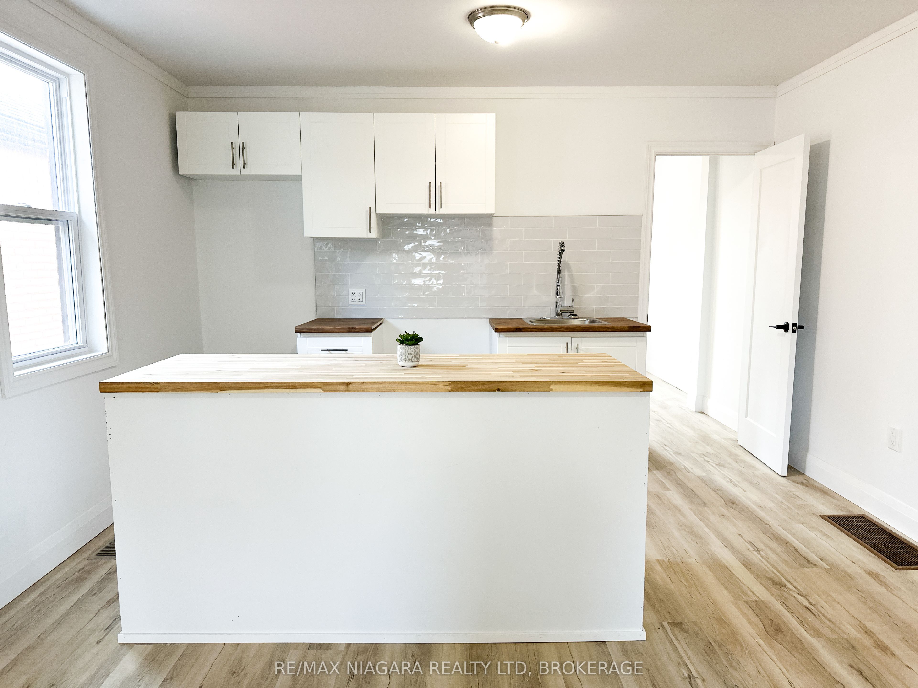 233 Pelham Road Property Photo 8